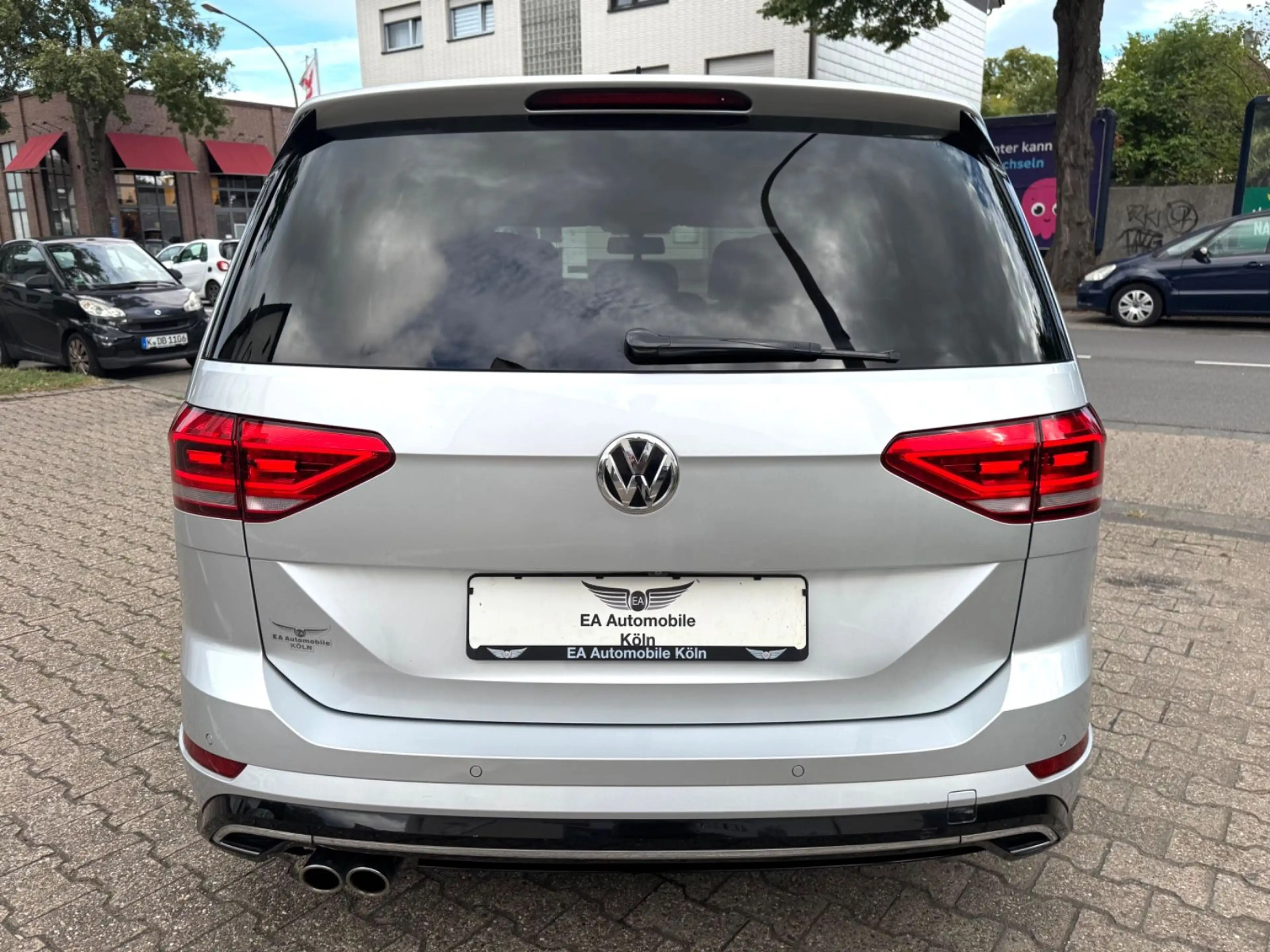 Volkswagen Touran 2.0 TDI R-LINE*7-SITZE*DSG*LED*STANDHEIZU — photo 8