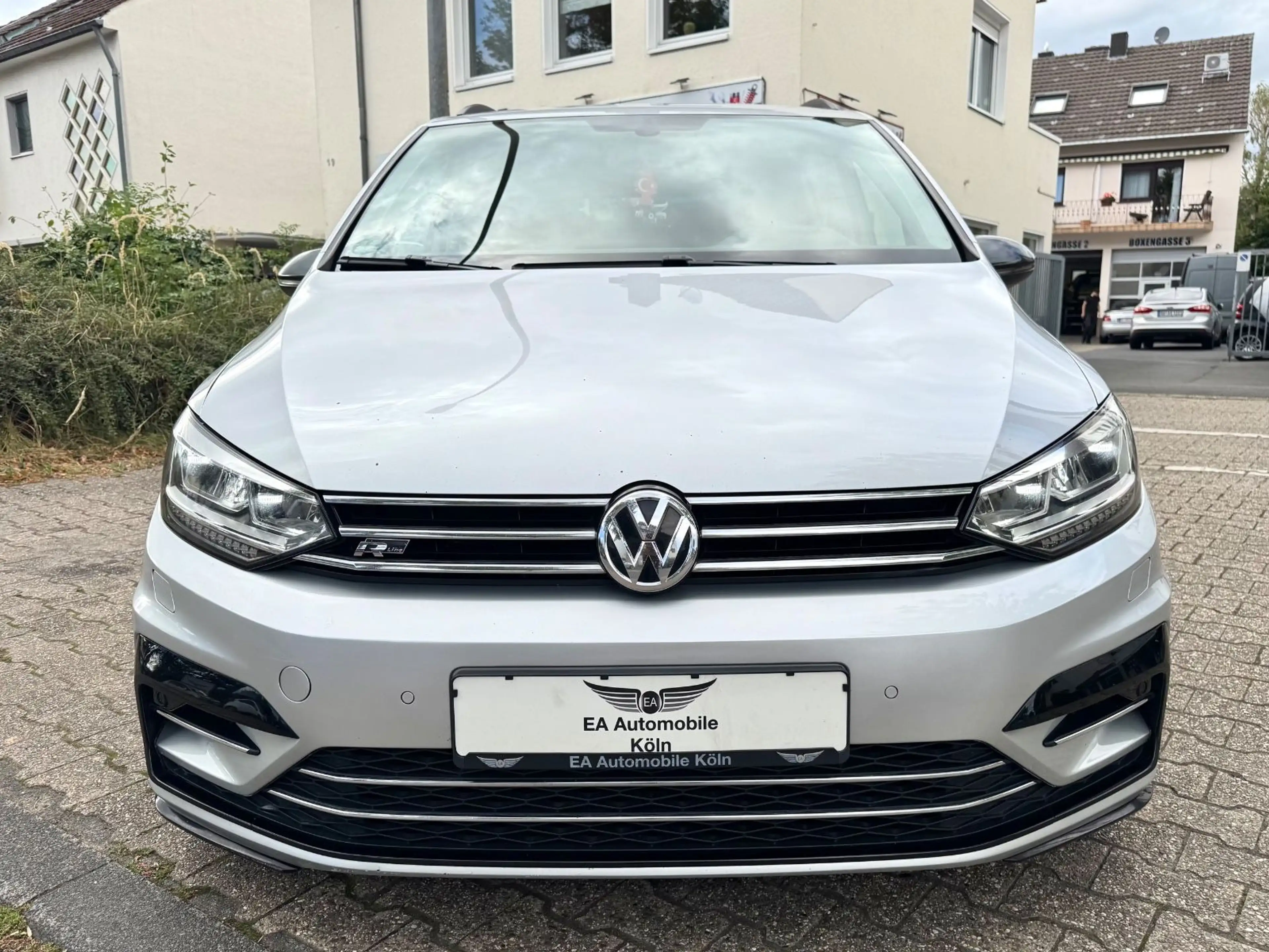 Volkswagen Touran 2.0 TDI R-LINE*7-SITZE*DSG*LED*STANDHEIZU — photo 3