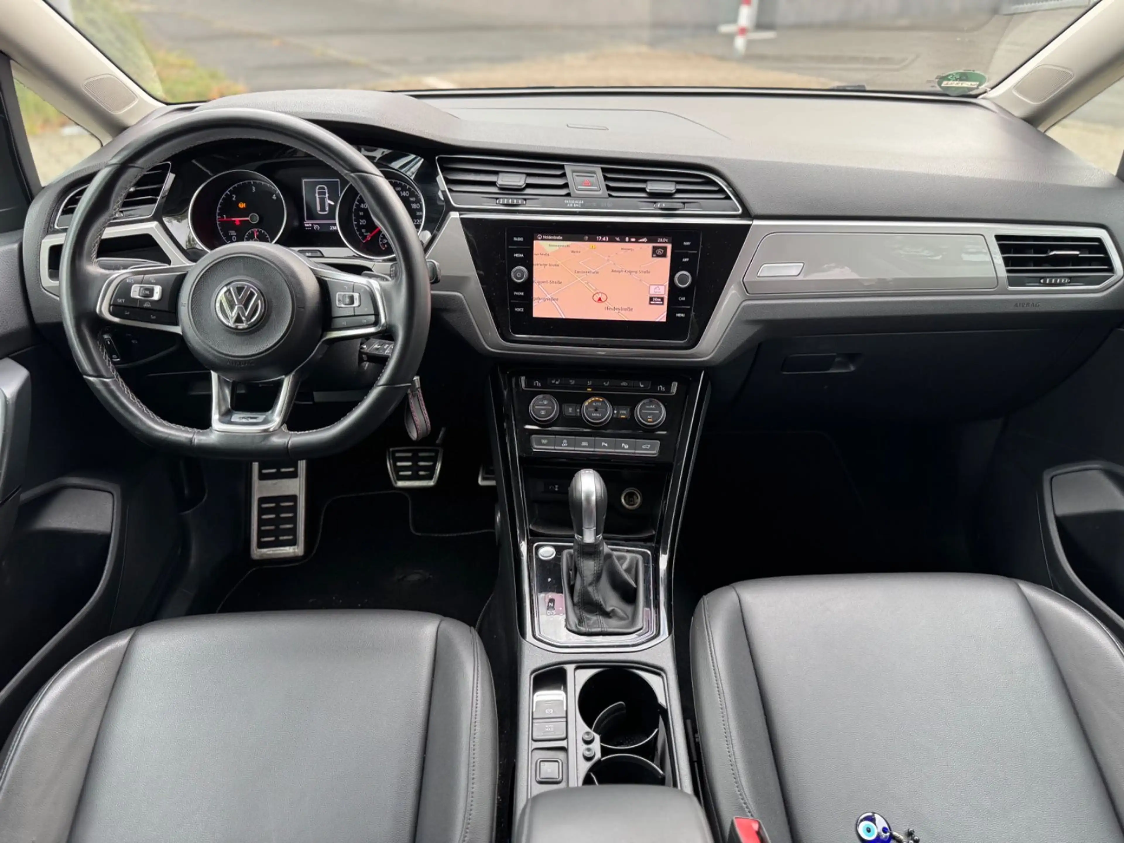 Volkswagen Touran 2.0 TDI R-LINE*7-SITZE*DSG*LED*STANDHEIZU — photo 13