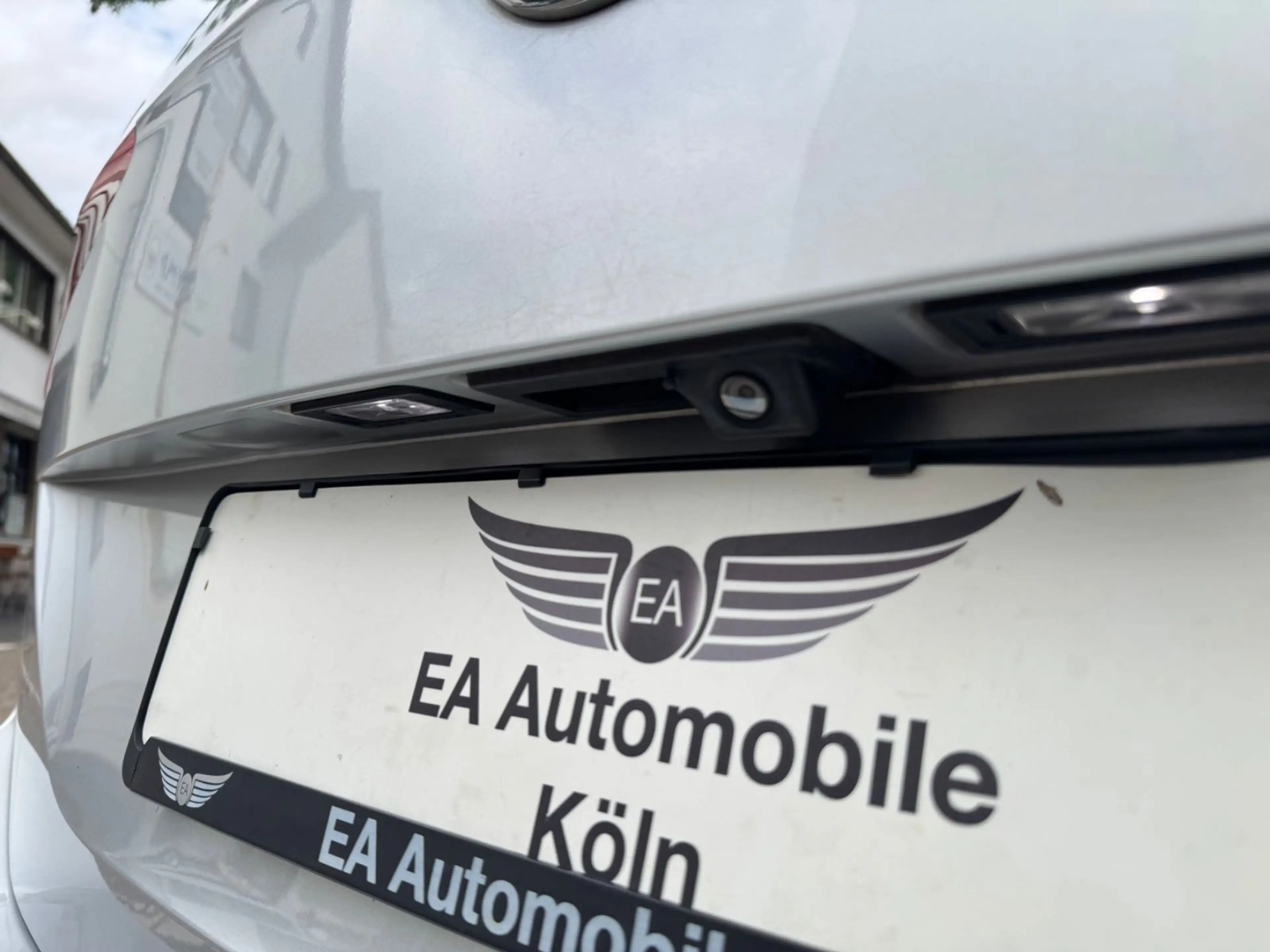Volkswagen Touran 2.0 TDI R-LINE*7-SITZE*DSG*LED*STANDHEIZU — photo 12