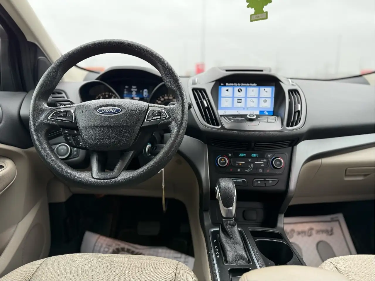Ford Escape снимка Ford Escape