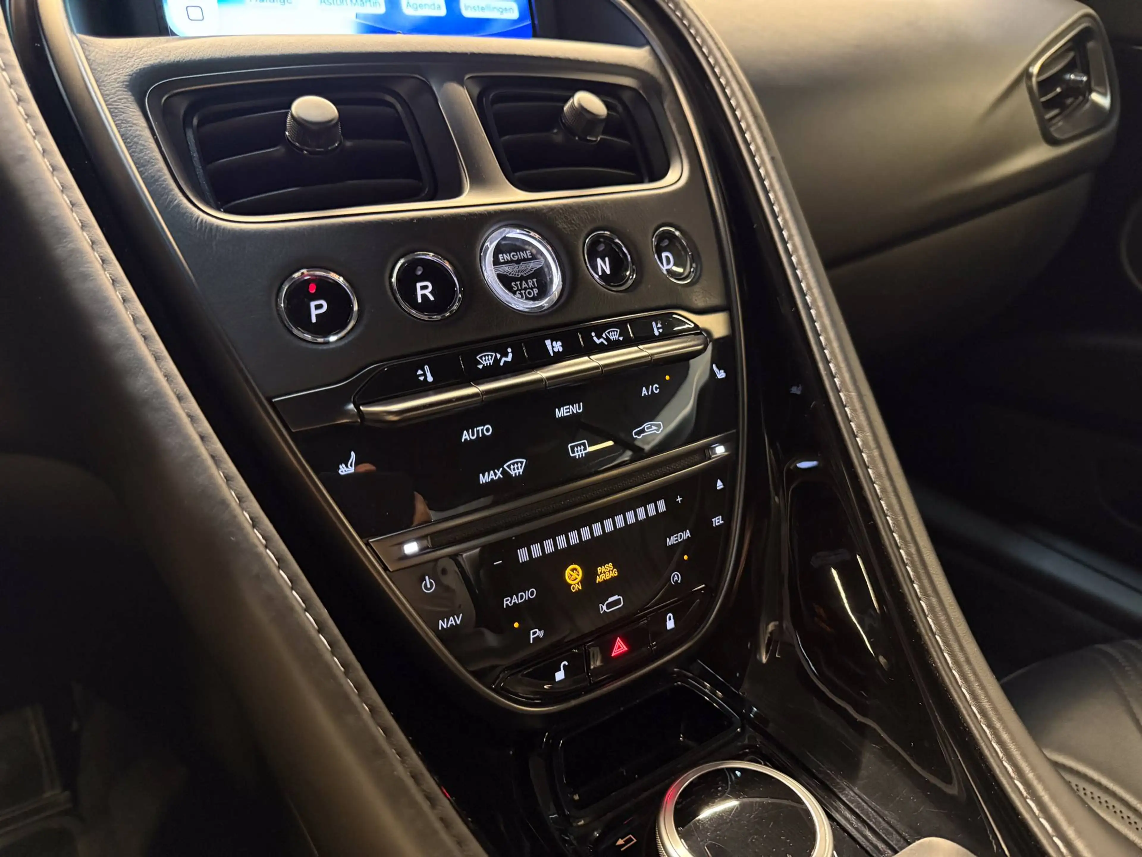 Aston Martin DB11 Coupe | Aston Martin Brussels — photo 13