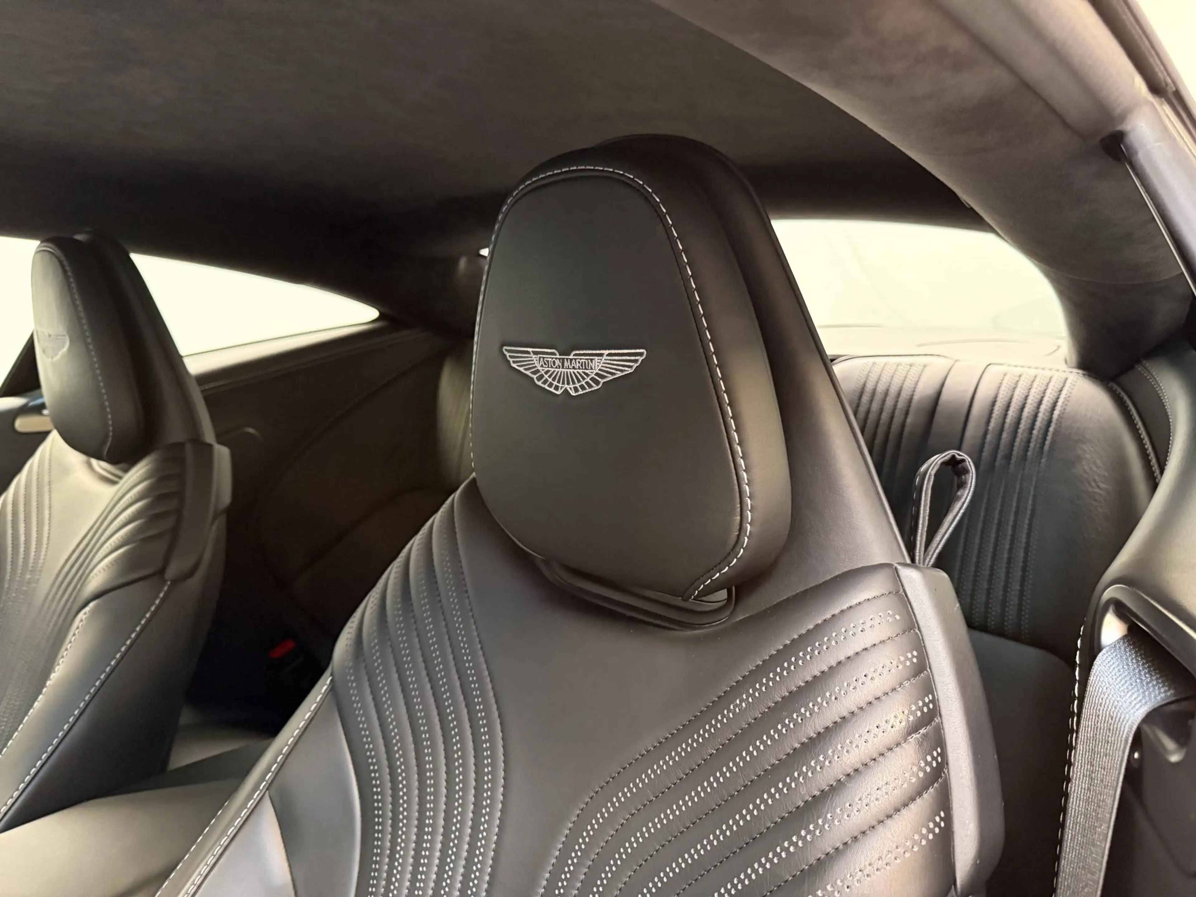 Aston Martin DB11 Coupe | Aston Martin Brussels — photo 11