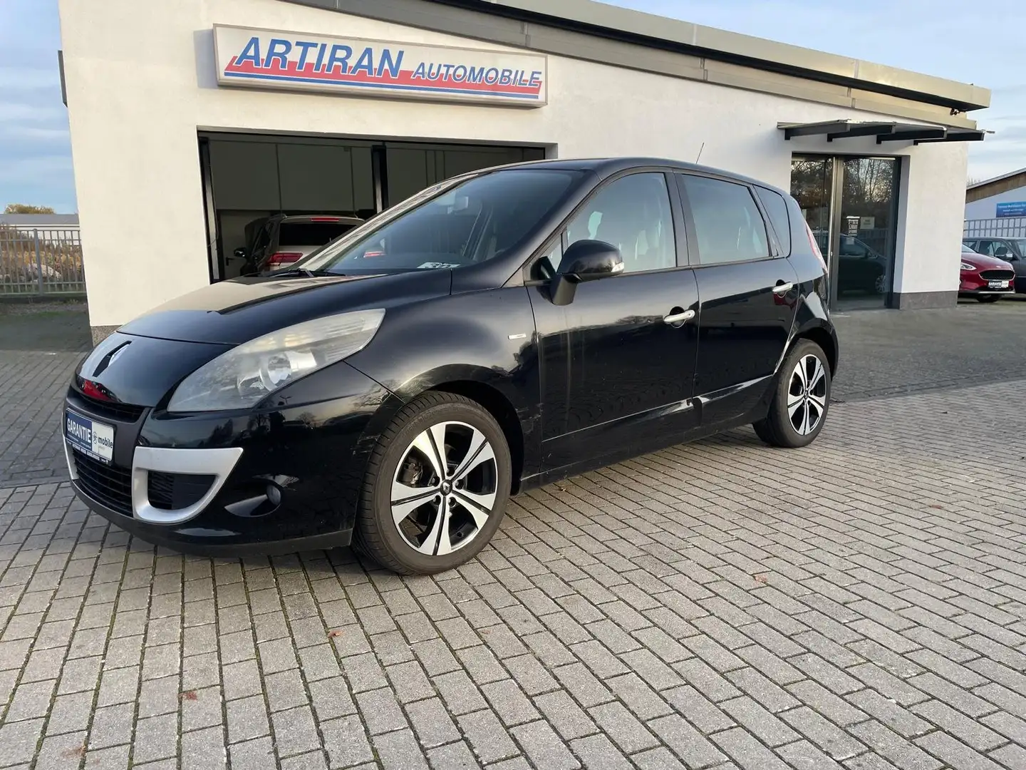 Renault Scenic BOSE Edition Schwarz - 1