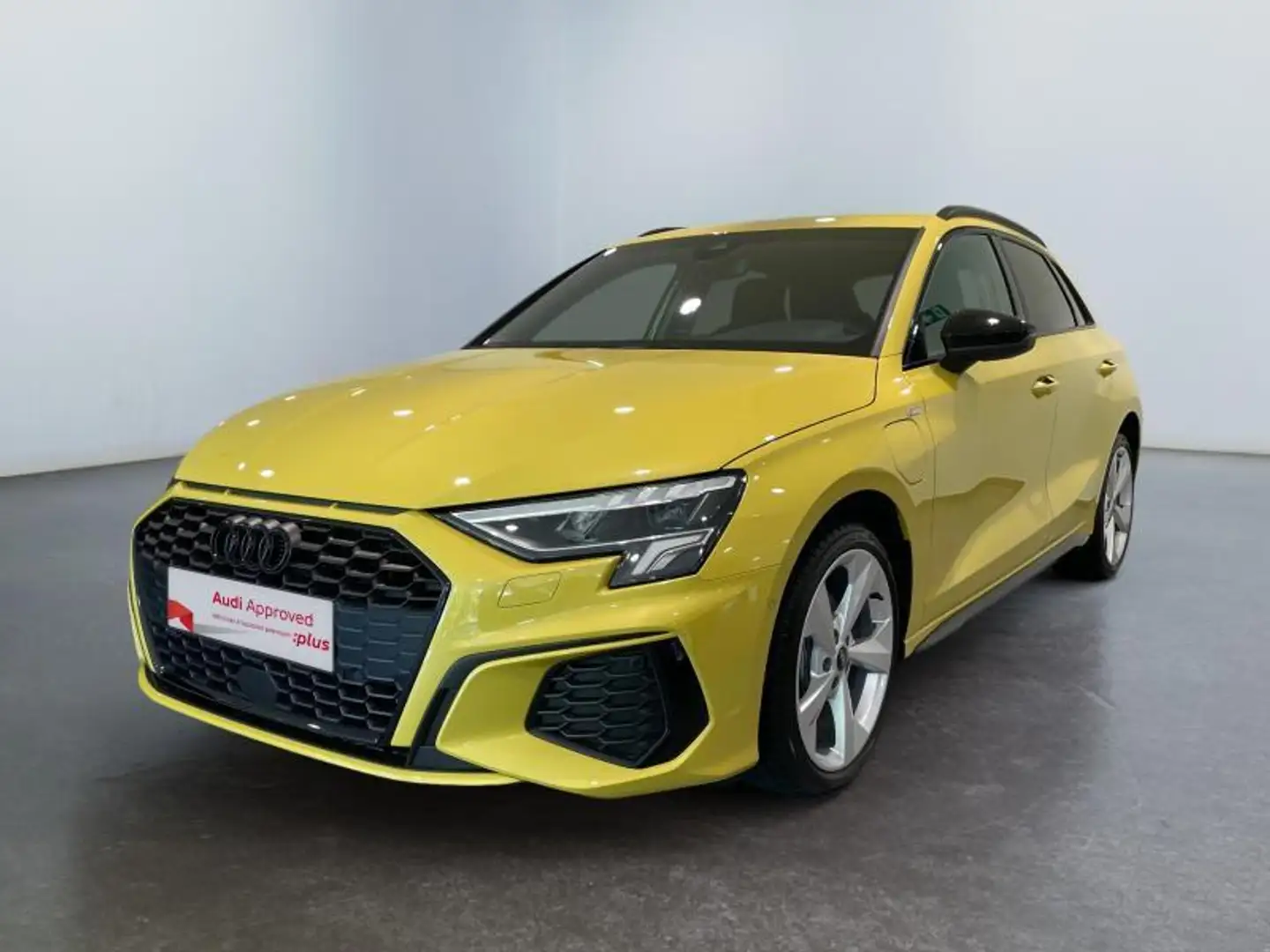 Audi A3 S-Line Hybride 40 TFSI e*Garantie=]18/03/29 Jaune - 1