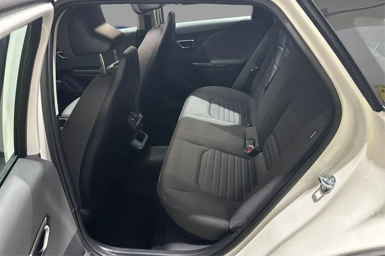Kia K4 снимка Kia K4