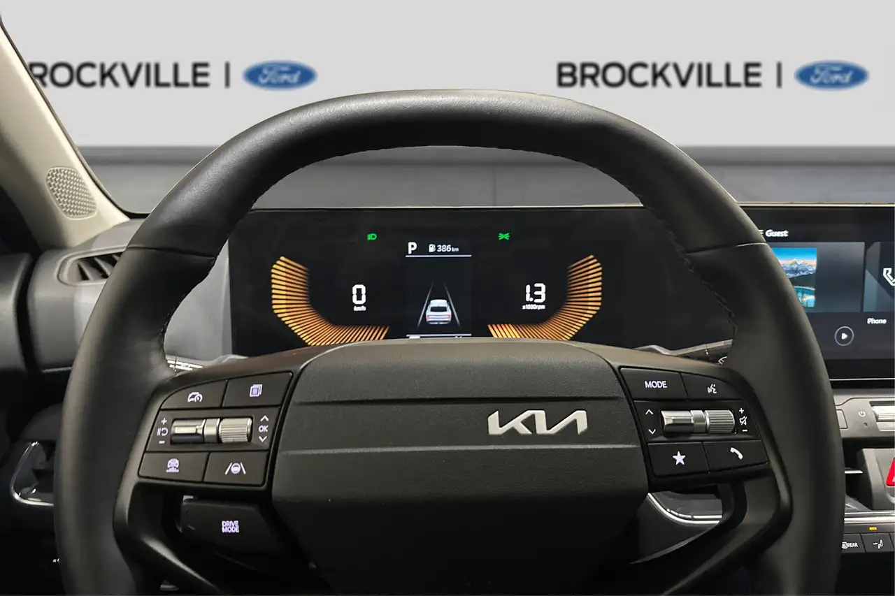 Kia K4 снимка Kia K4