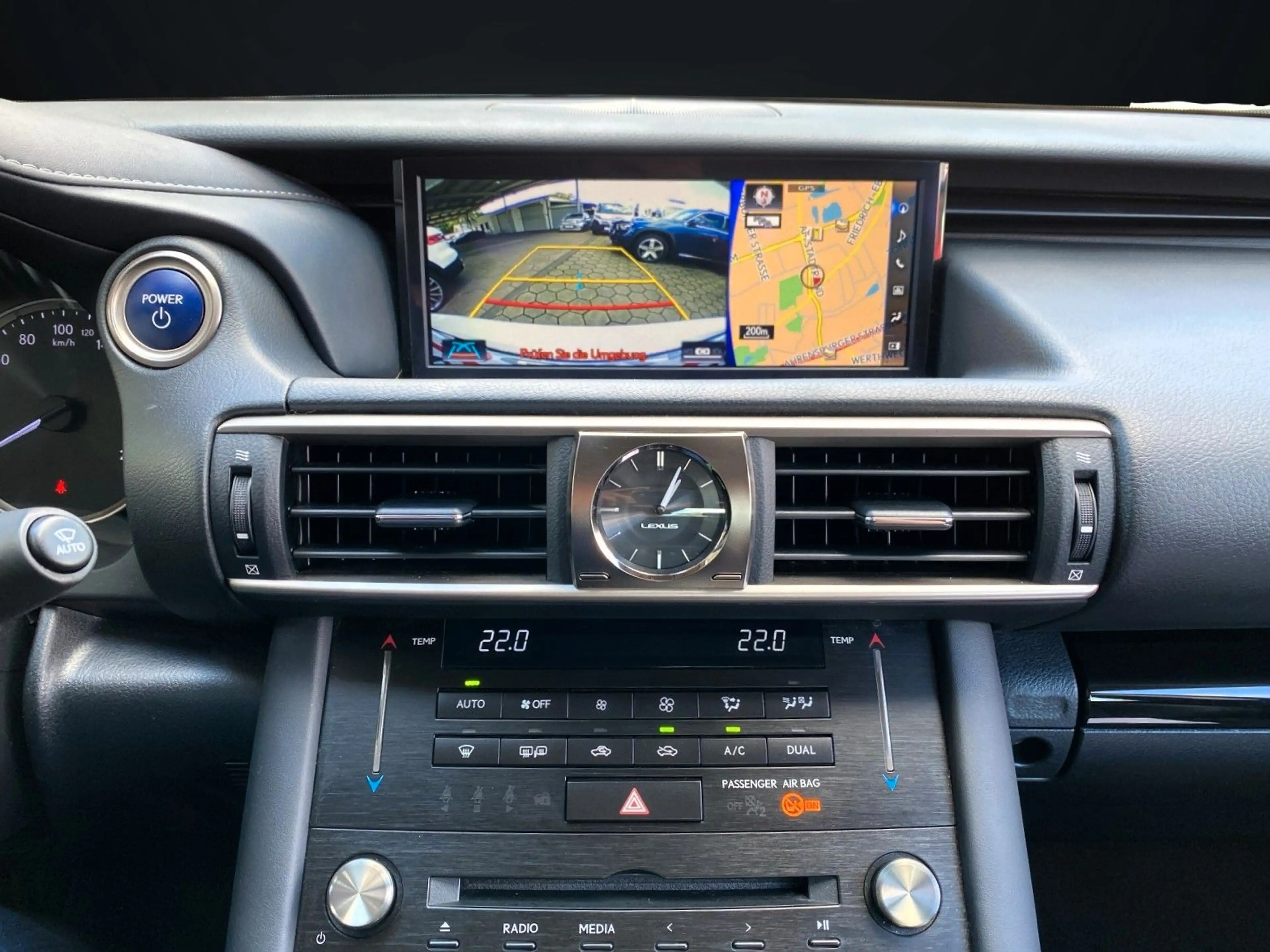 Lexus IS 300 h EXECUTIVE LINE NAVI-KAMERA-LED-ACC — photo 11
