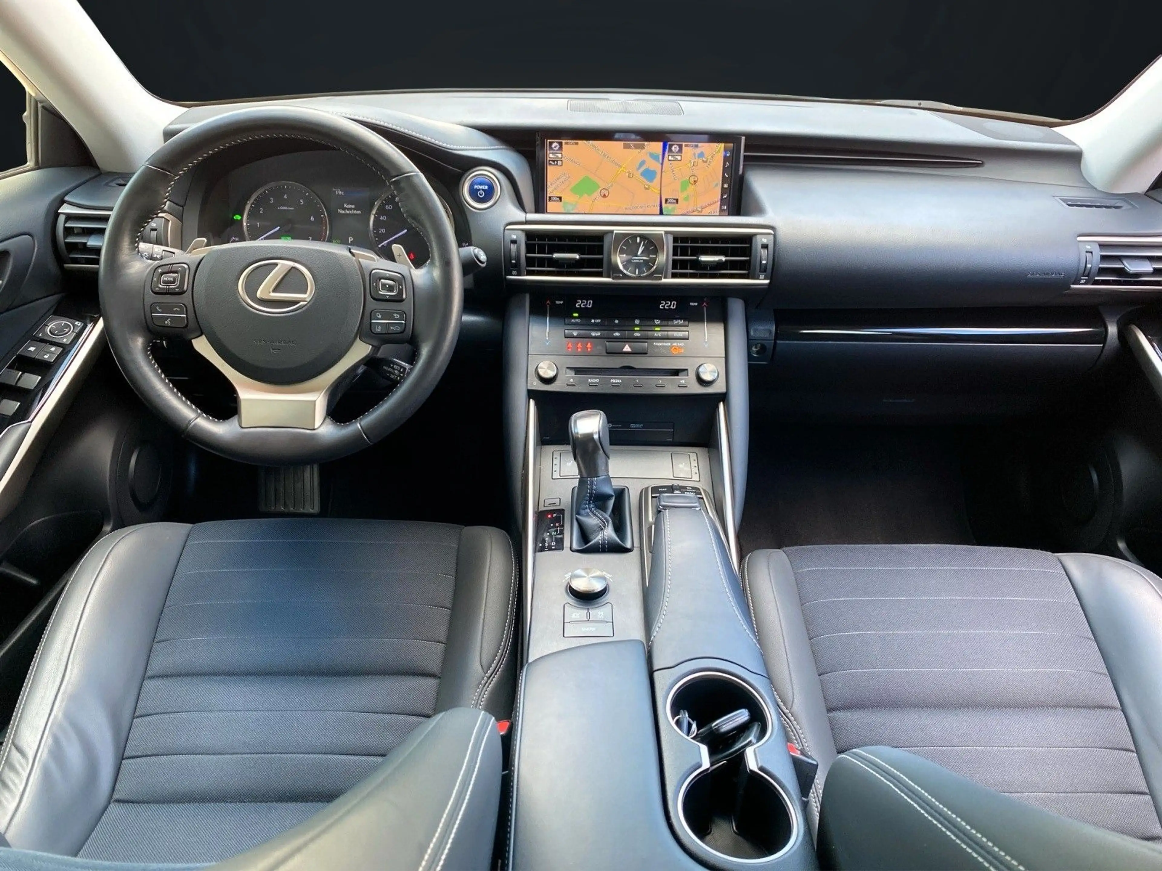 Lexus IS 300 h EXECUTIVE LINE NAVI-KAMERA-LED-ACC — photo 9