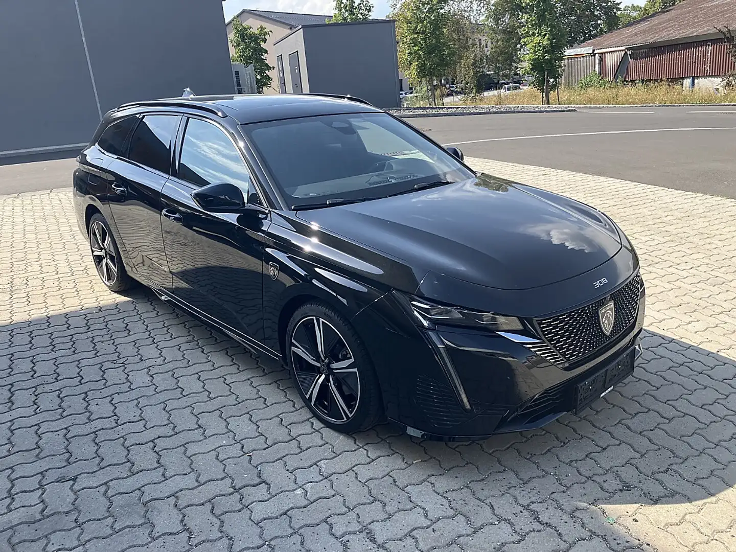 Peugeot 308 SW BlueHDi 130 EAT8 GT Schwarz - 2