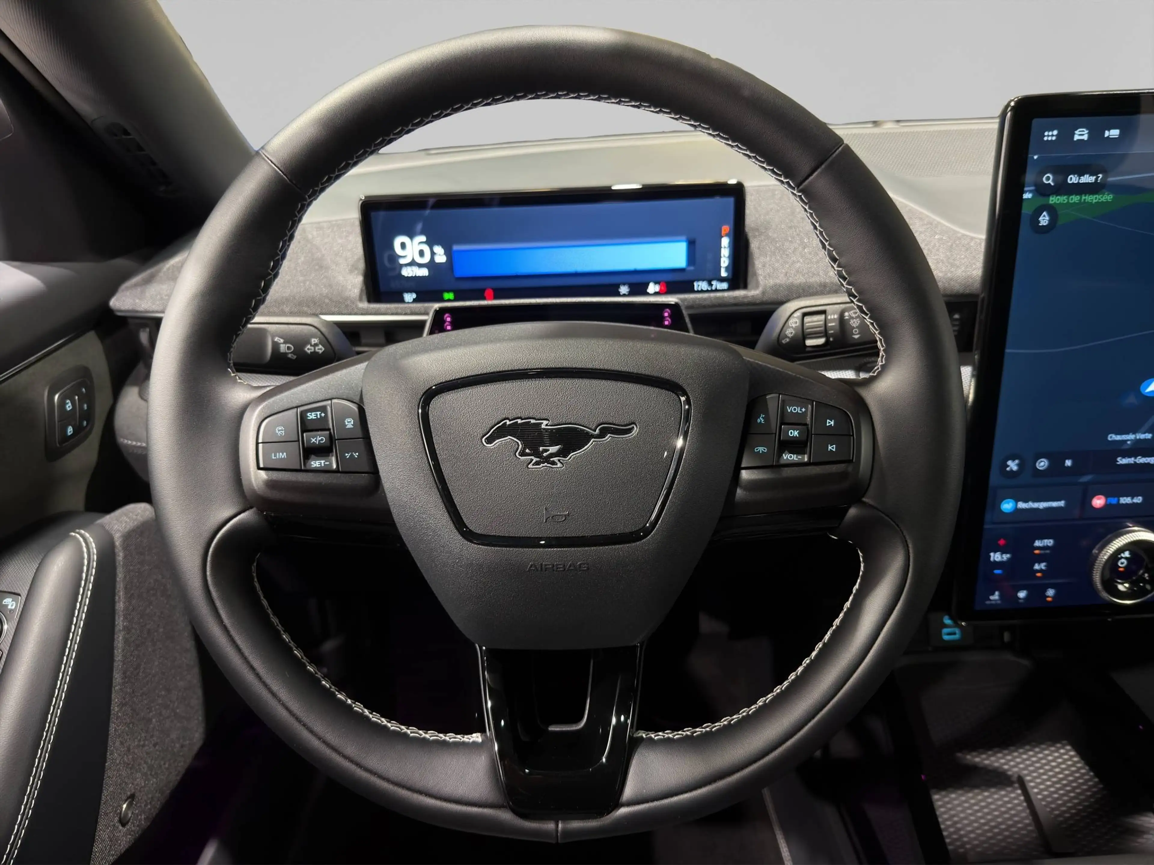 Ford Mustang Mach-E 99 kWh AWD GT Extended Range GT ***HEATED/VENTILATED SEATS*PANORAMIC ROOF*BANG&OLUFSEN*** — photo 13