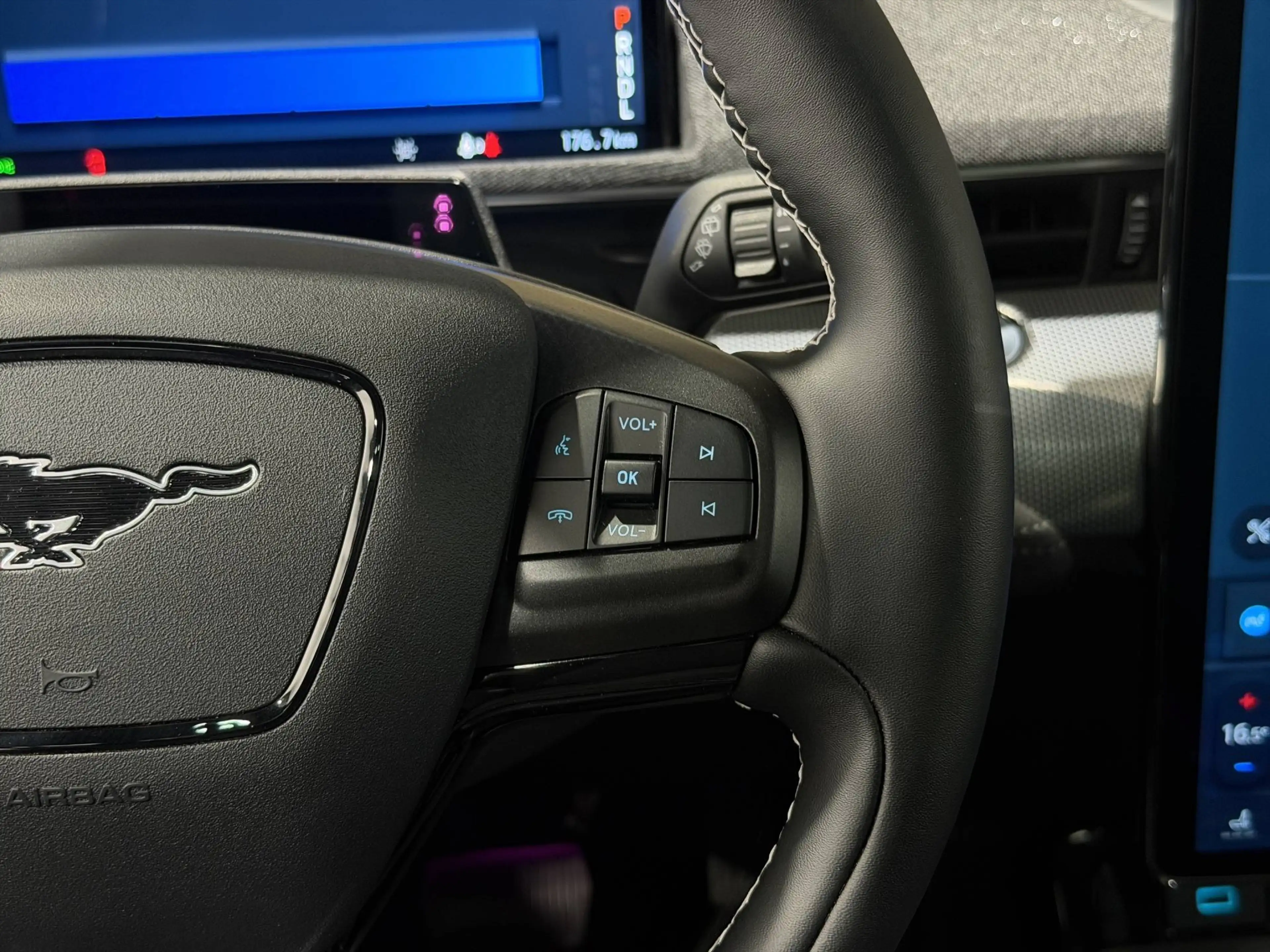 Ford Mustang Mach-E 99 kWh AWD GT Extended Range GT ***HEATED/VENTILATED SEATS*PANORAMIC ROOF*BANG&OLUFSEN*** — photo 14