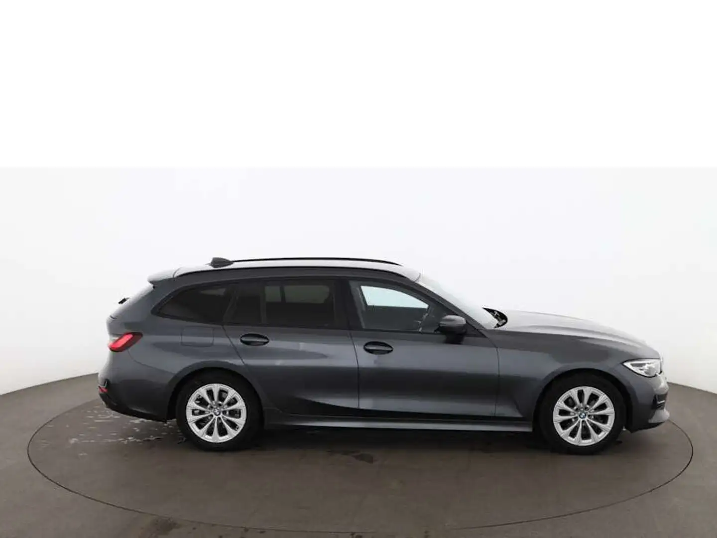 BMW 318 d Touring Advantage Aut LED NAVI DIGITAL-TACHO Grau - 2