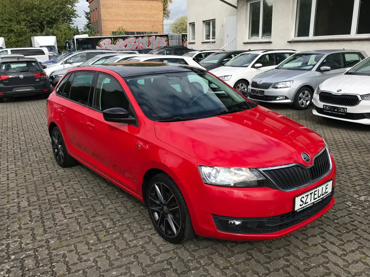 Skoda Rapid/Spaceback 1.2 Spaceback Style Plus*PANO*TEMPOMAT*SHZ Rot - 1