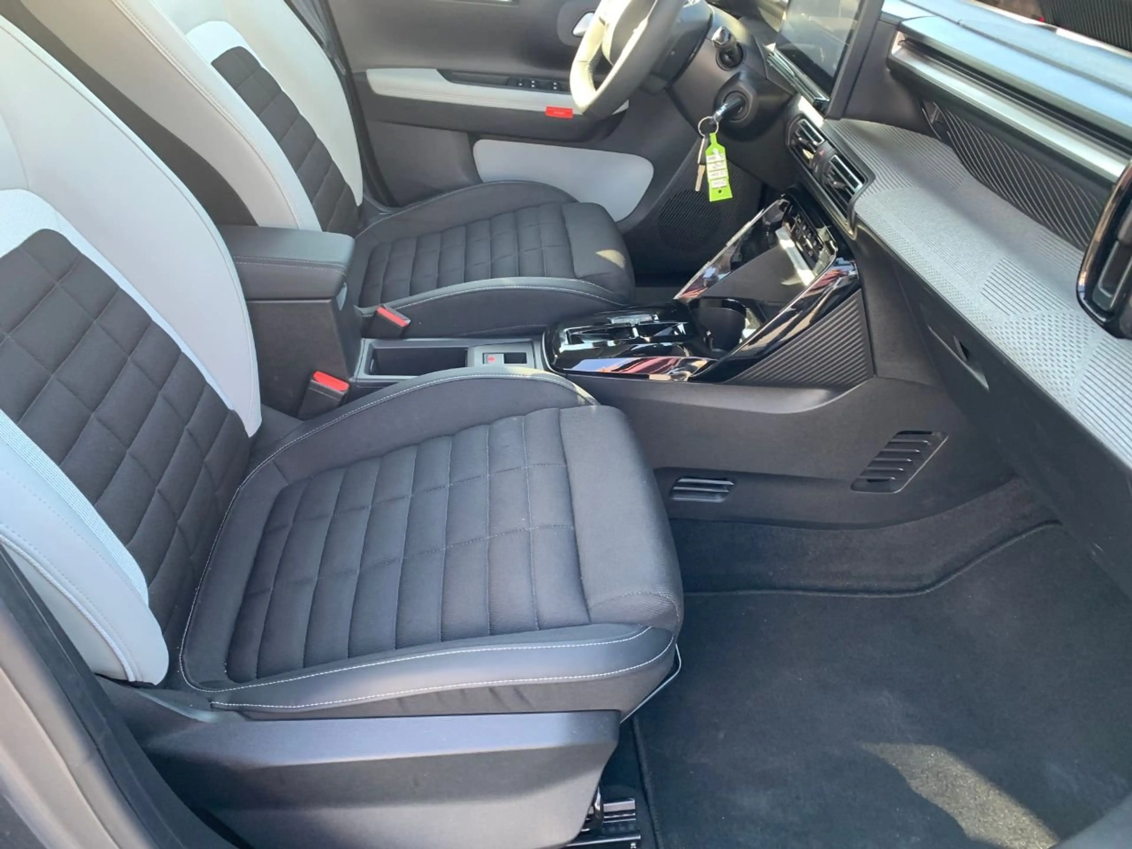 Citroen C3 Aircross Hybrid 145 MAX — photo 11