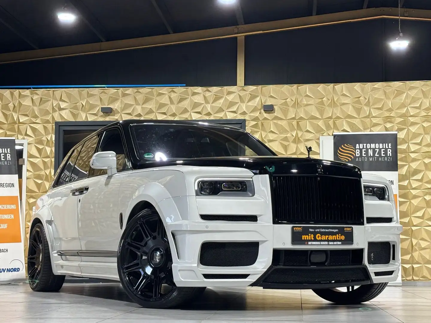 Rolls-Royce Cullinan /NOVITEC/WIDEBODY/24''/FOND-TV/STERNEHIM Weiß - 1