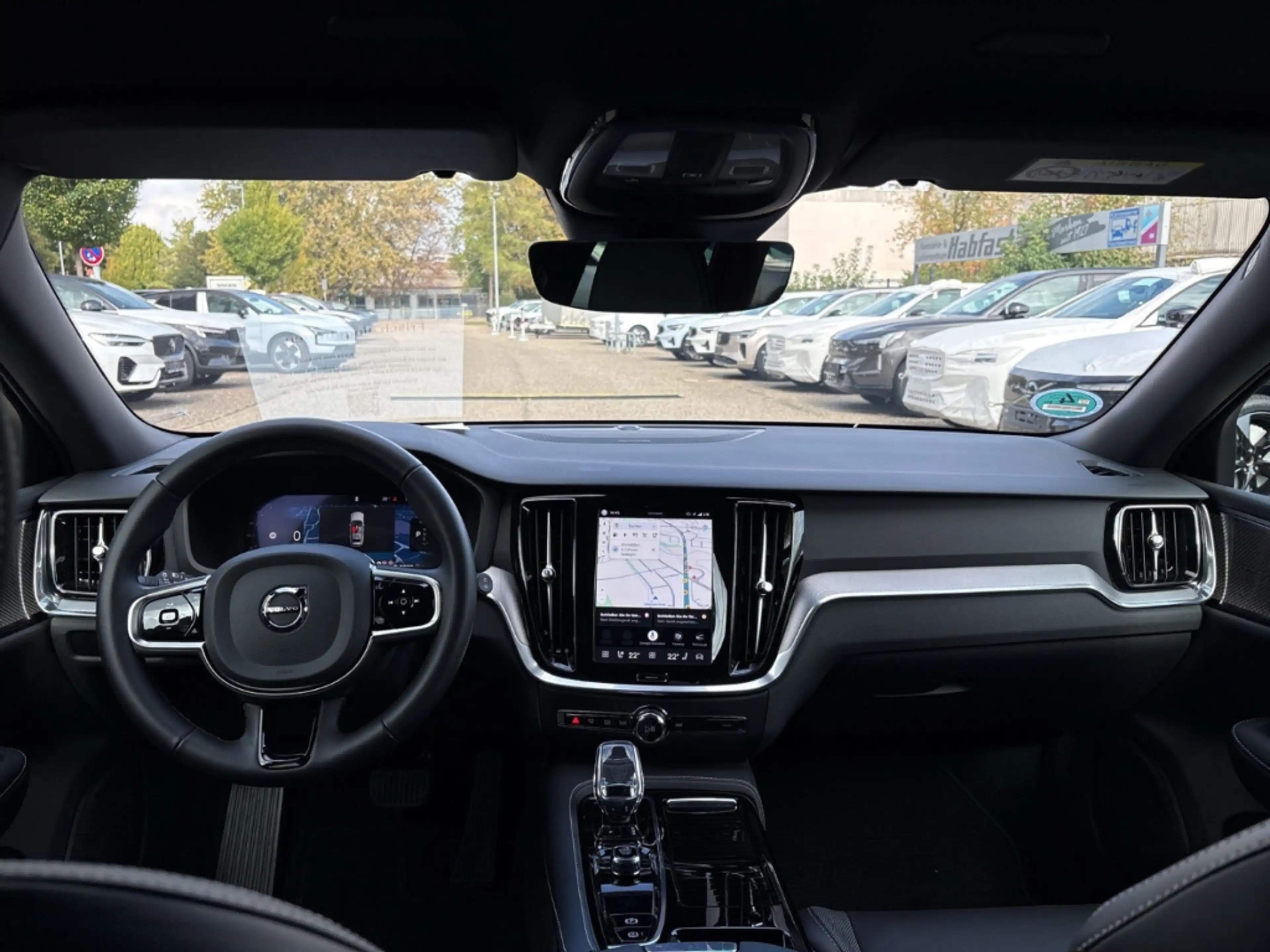 Volvo V60 Kombi Plus T8 Dark Plug-In Hybrid AWD StandHZG Led — photo 9