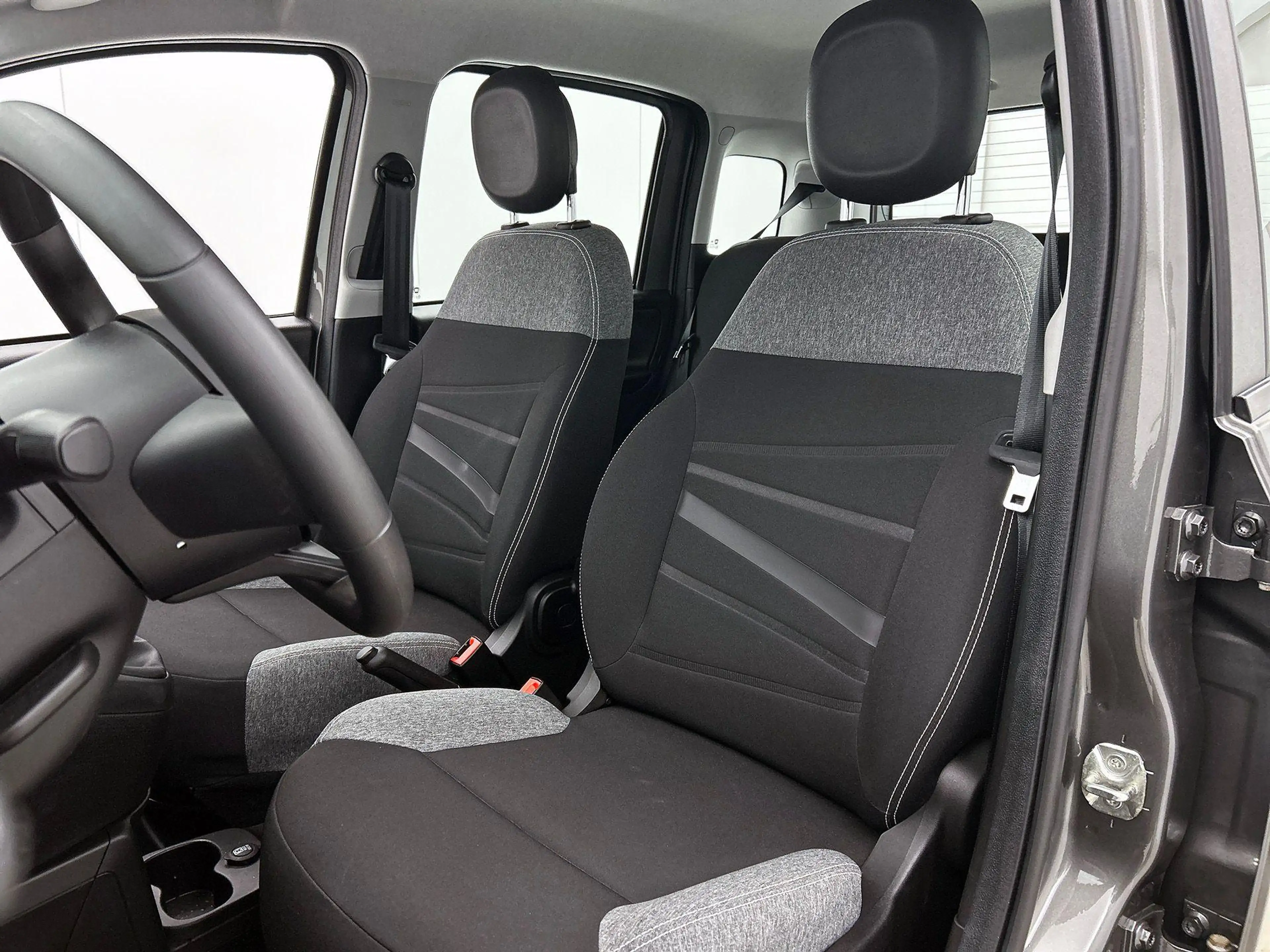 Fiat Panda 1.0 Hybrid Cross CARPLAY | CLIMA — photo 8