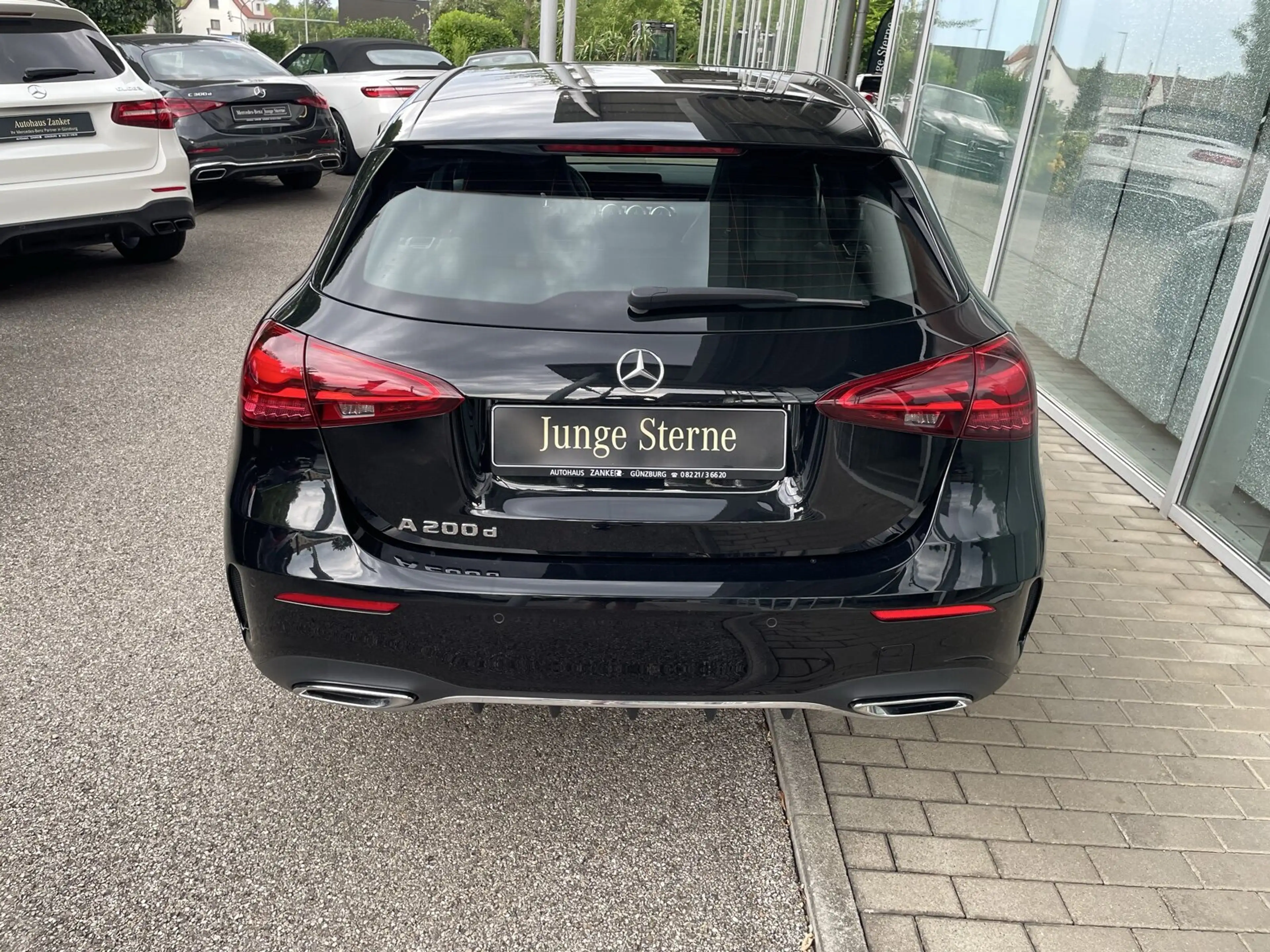 Mercedes-Benz A 200 A 200 d Kompaktlimousine AMG *PANO*KEYLESS*AMBI*CAM — photo 6