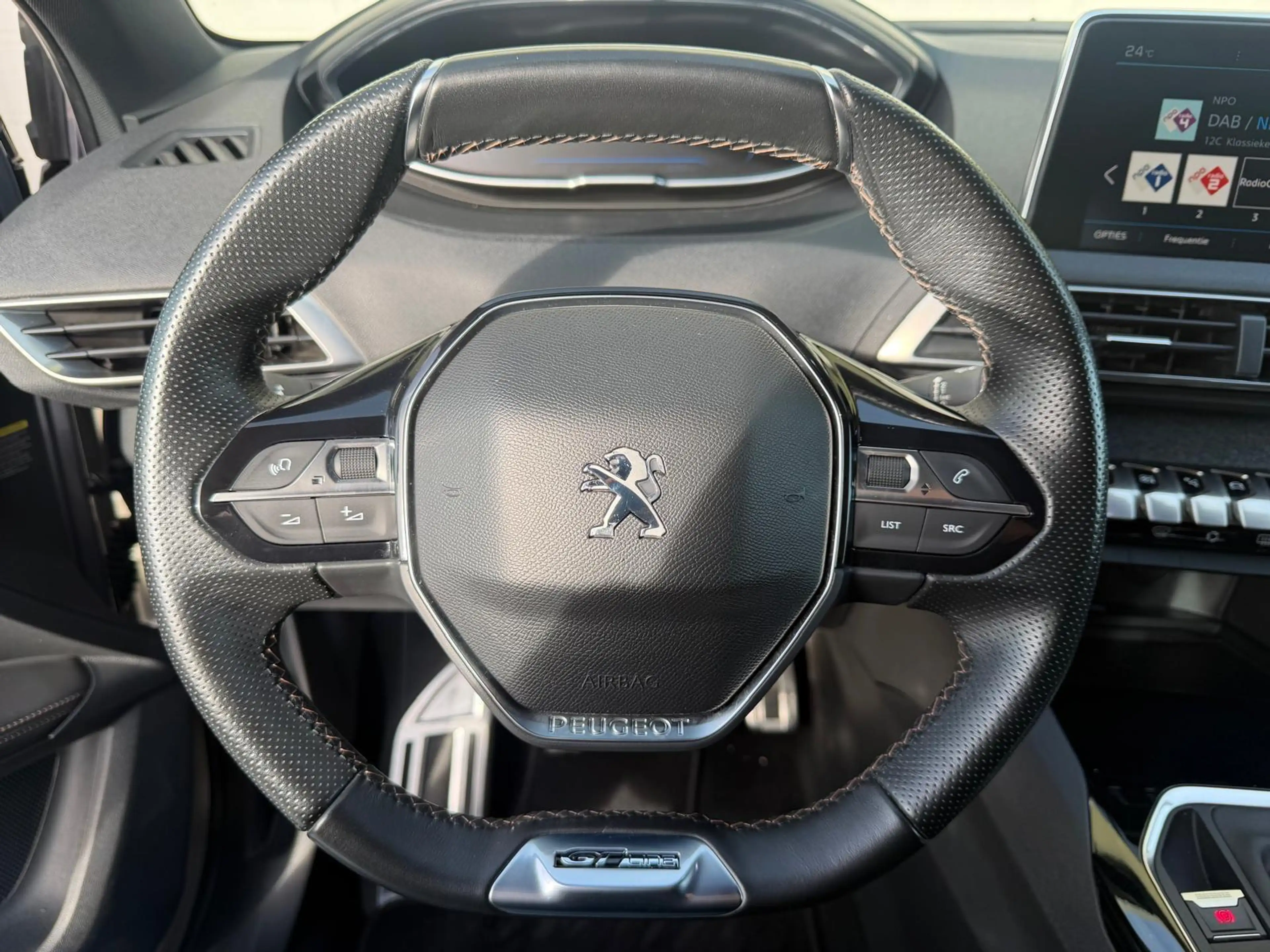 Peugeot 5008 1.2 GT-Line/PANO/KEYLESS/TREKH/CAMERA/APK/NAP — photo 17