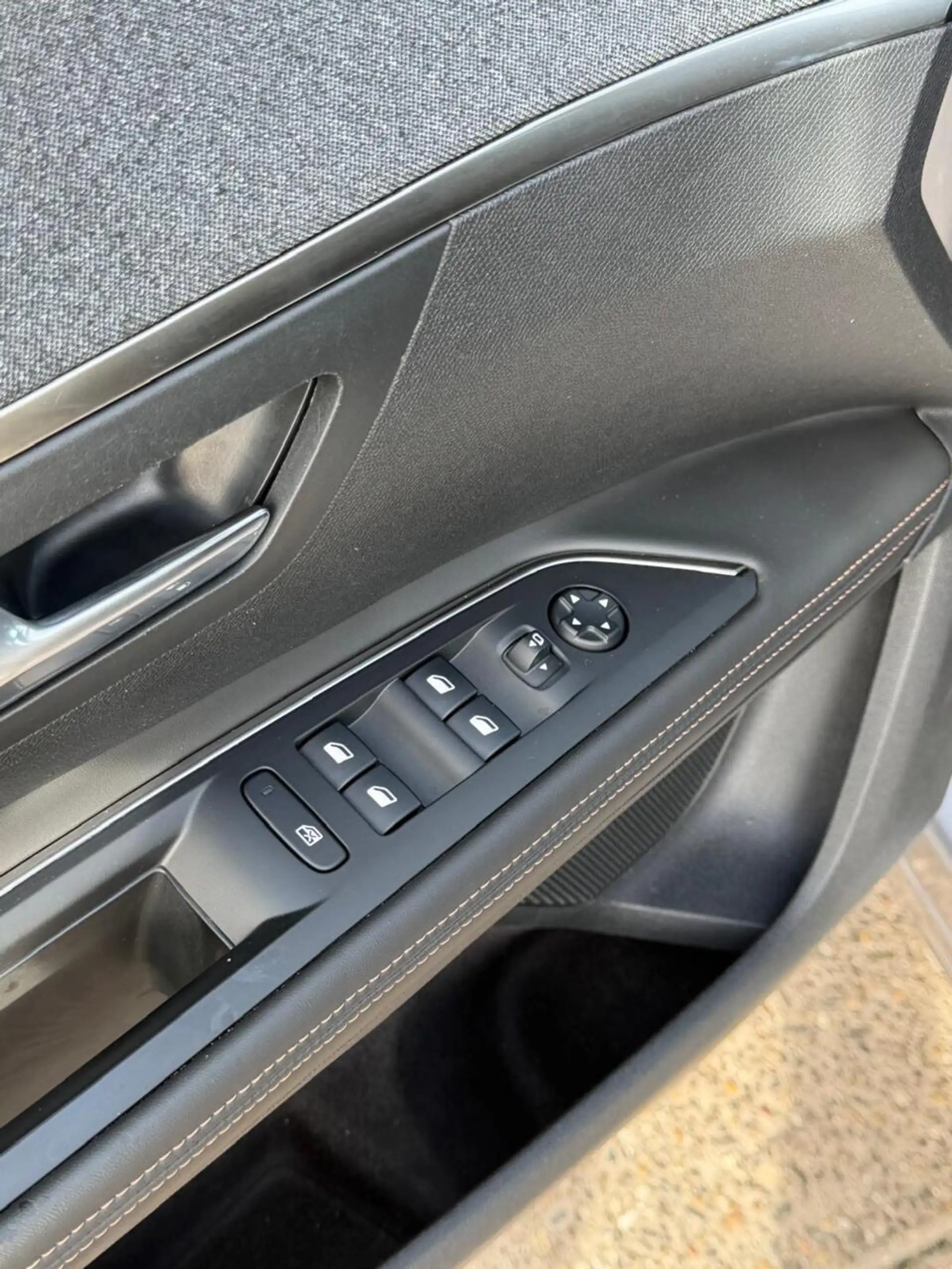 Peugeot 5008 1.2 GT-Line/PANO/KEYLESS/TREKH/CAMERA/APK/NAP — photo 16