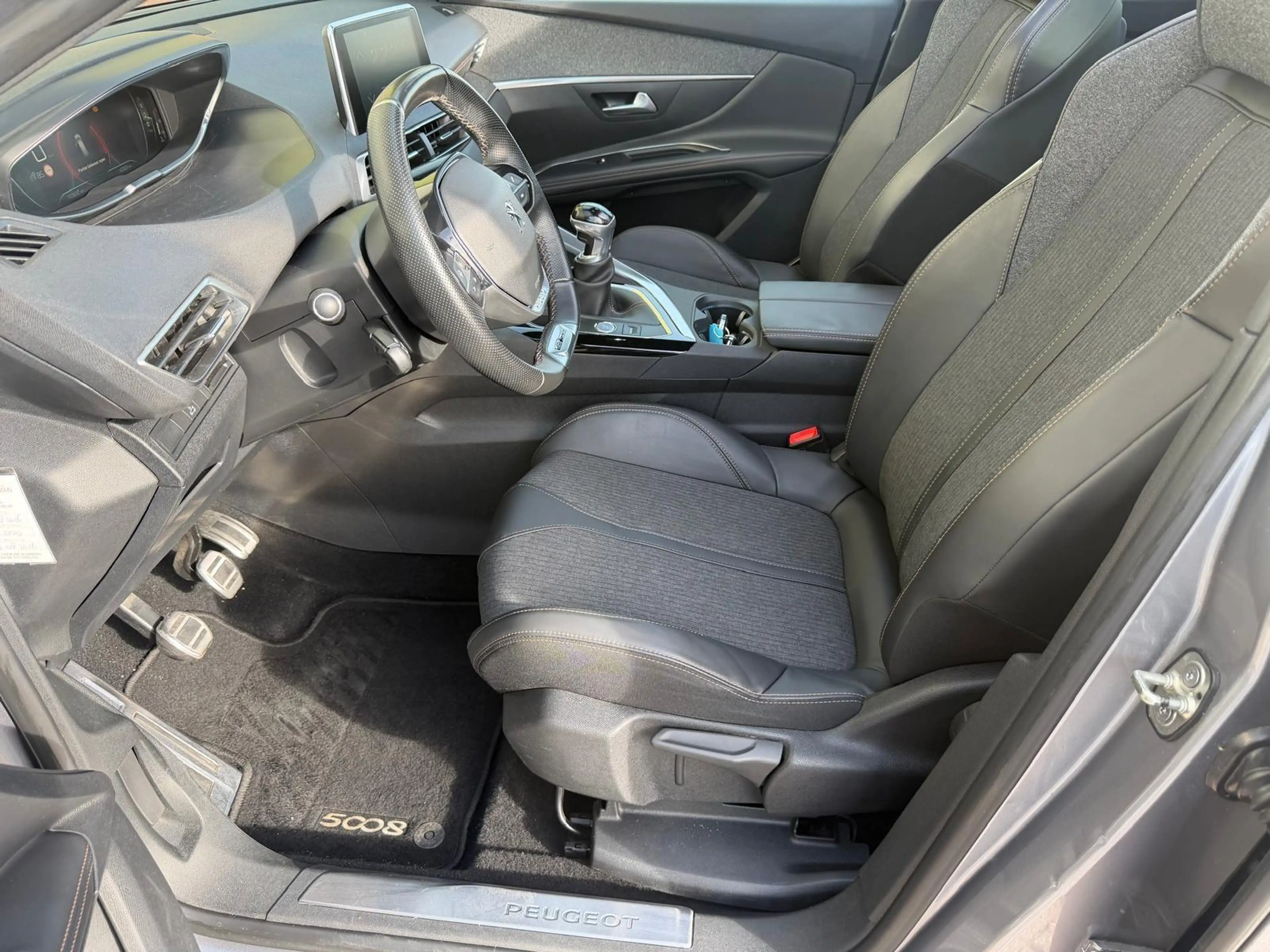 Peugeot 5008 1.2 GT-Line/PANO/KEYLESS/TREKH/CAMERA/APK/NAP — photo 15