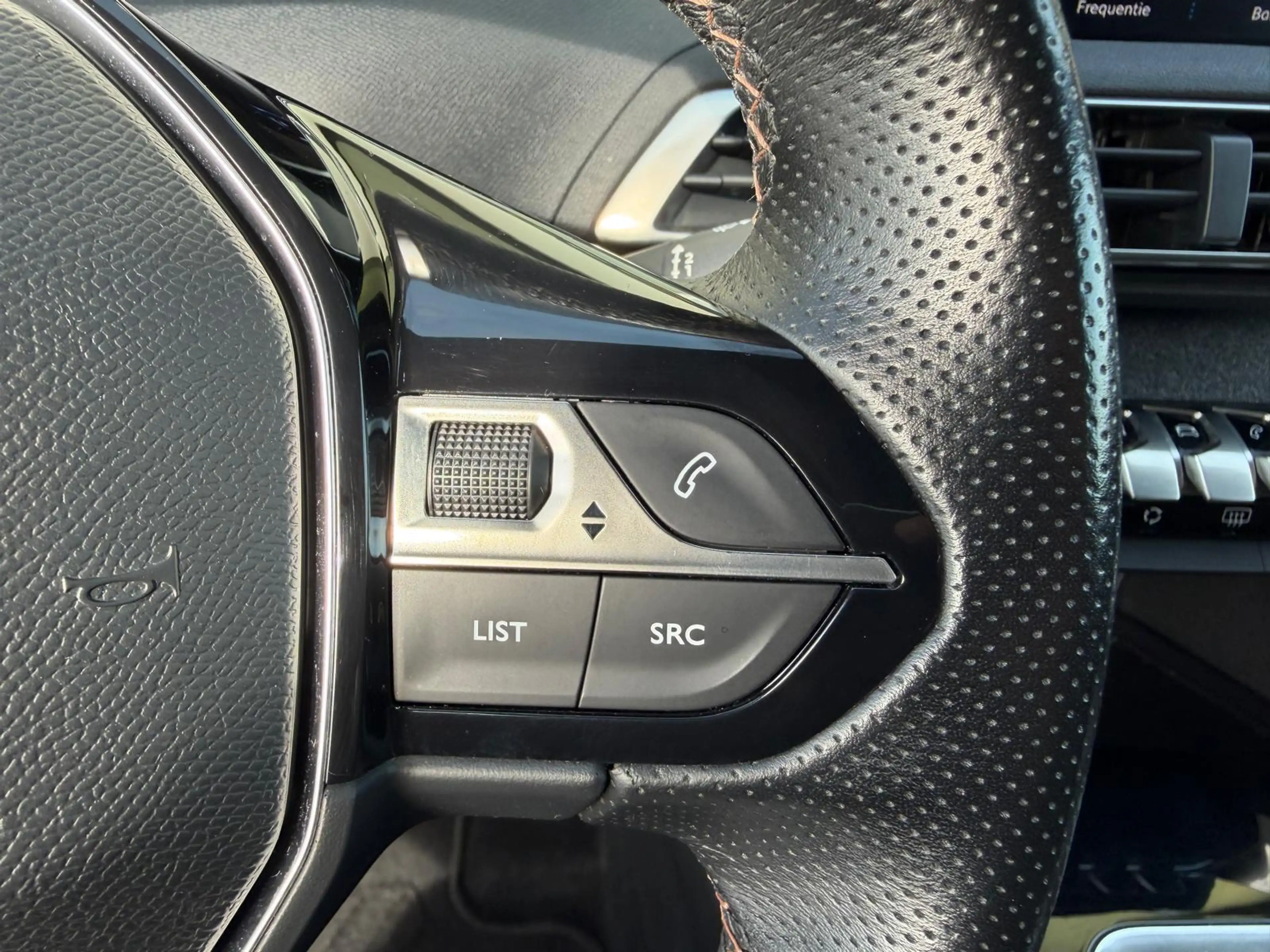 Peugeot 5008 1.2 GT-Line/PANO/KEYLESS/TREKH/CAMERA/APK/NAP — photo 19