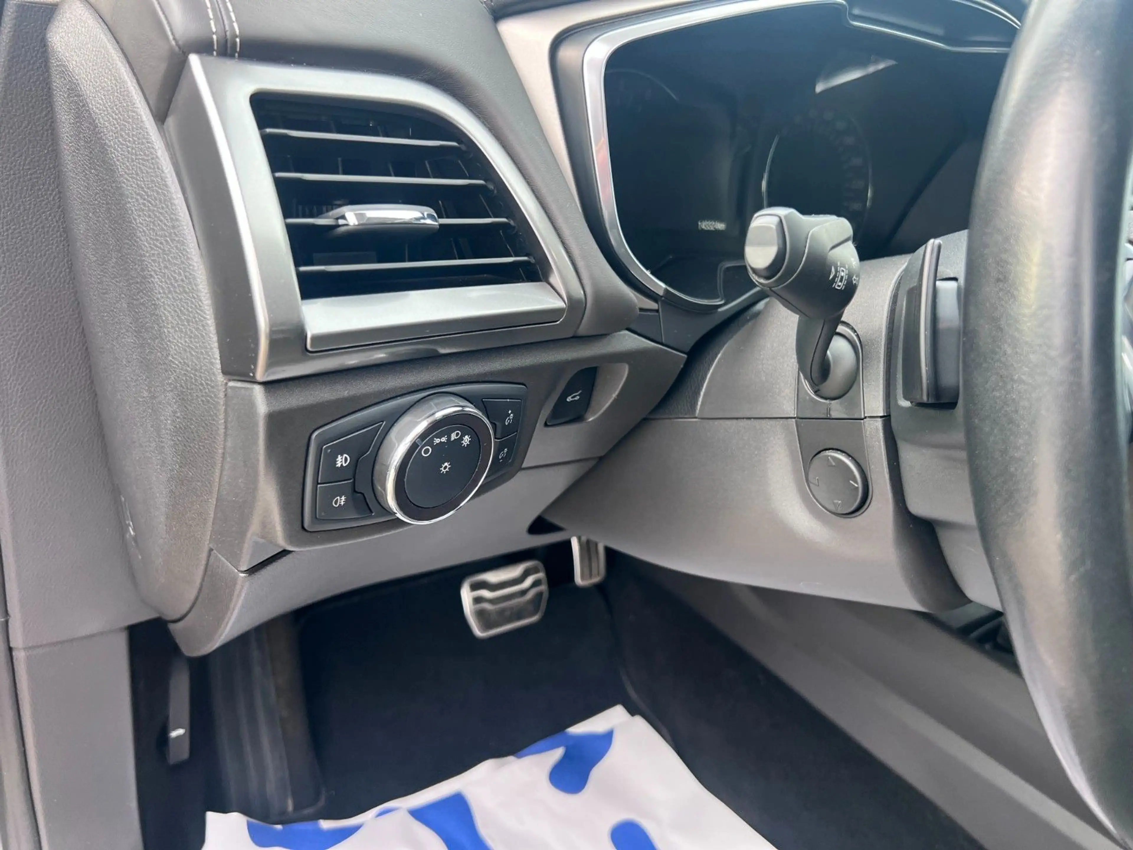 Ford Mondeo Turnier Vignale AWD Vollausstattung — photo 15