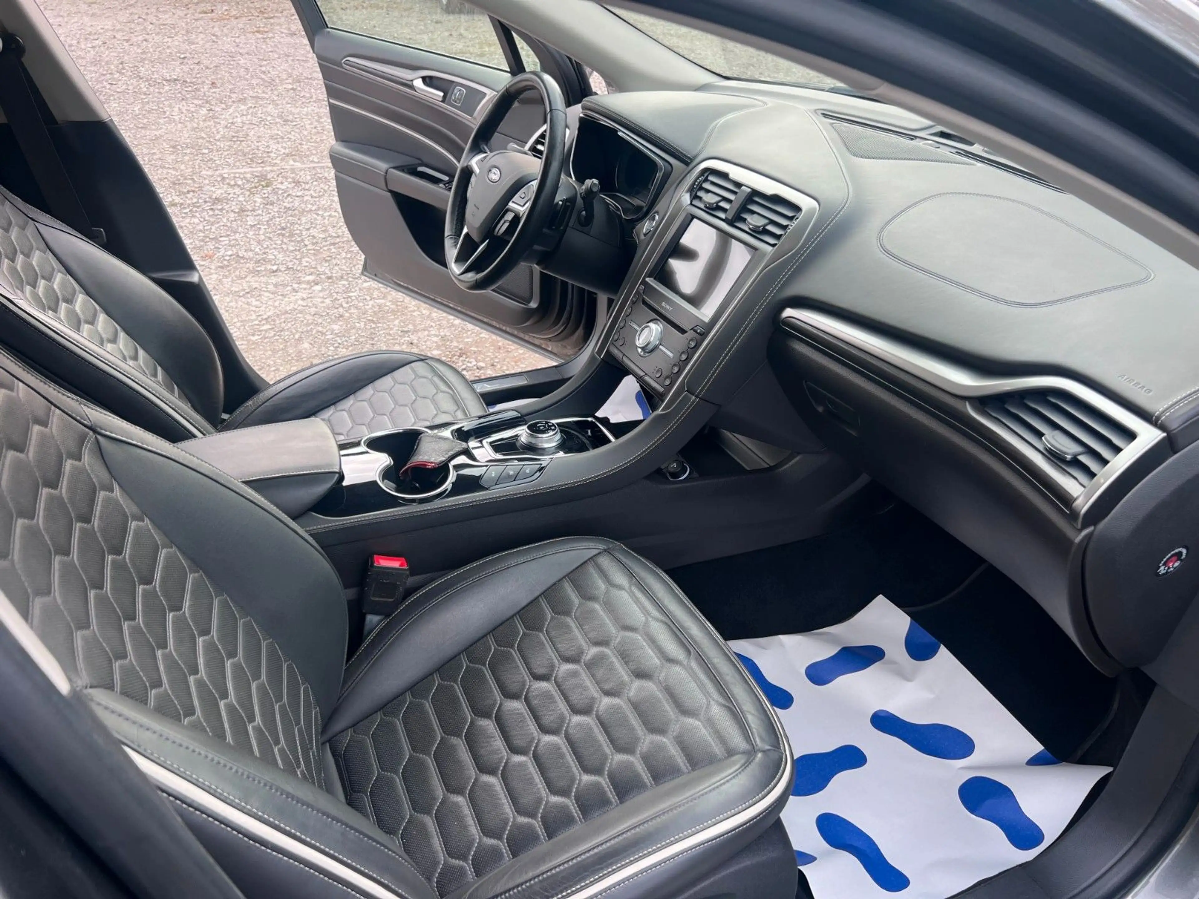 Ford Mondeo Turnier Vignale AWD Vollausstattung — photo 10