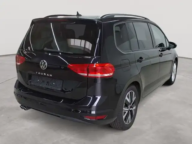 Volkswagen Touran view 4