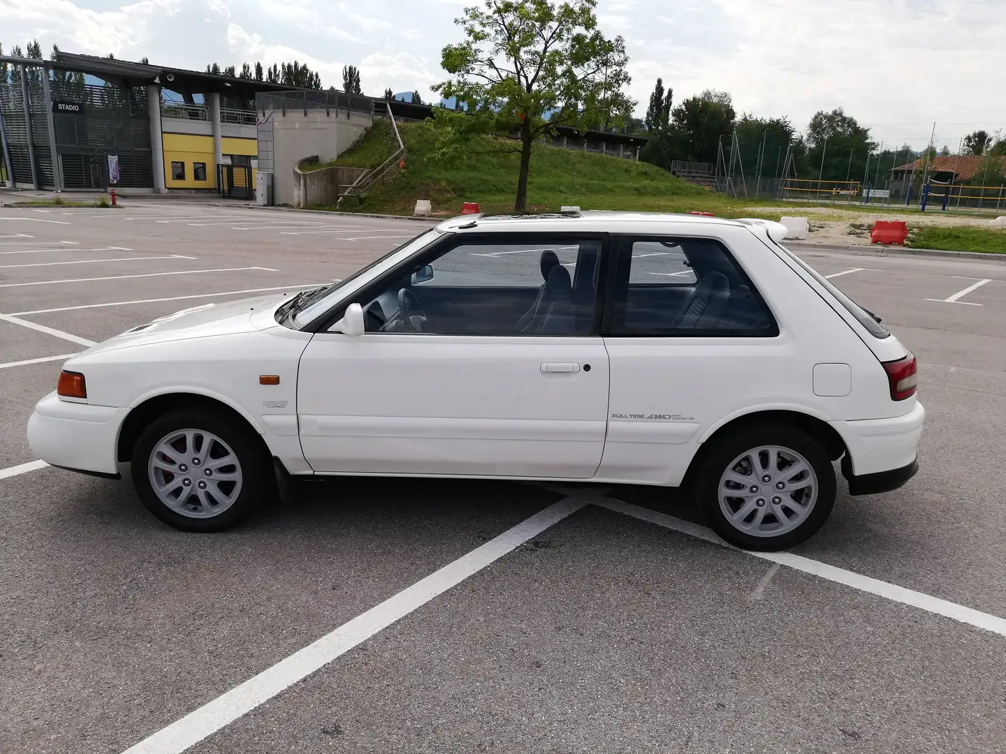 Mazda 323 323 3p 1.8 T 16 GT-R c/TA 4wd cat. Bianco - 2