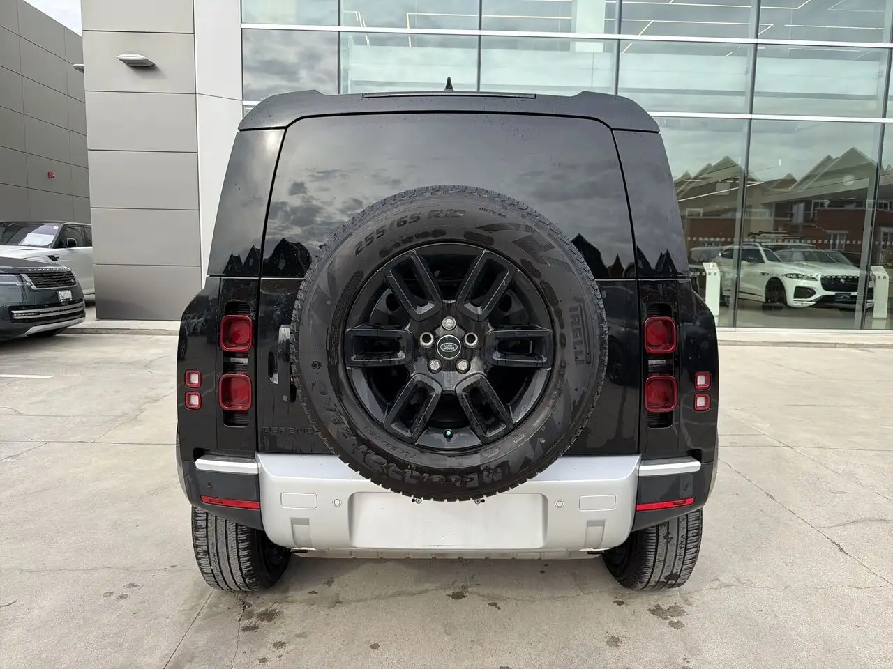 Land Rover Defender снимка Land Rover Defender