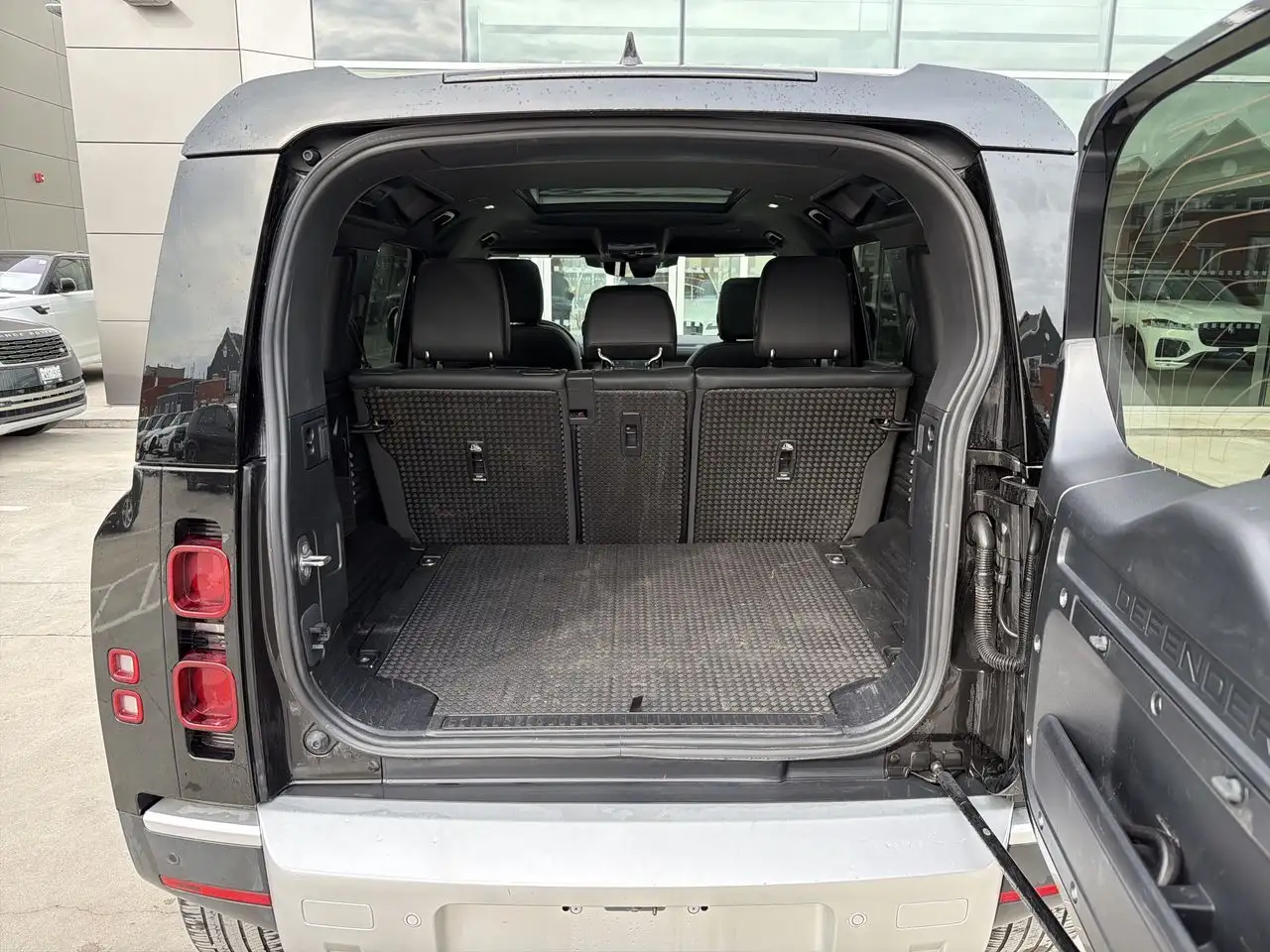 Land Rover Defender снимка Land Rover Defender