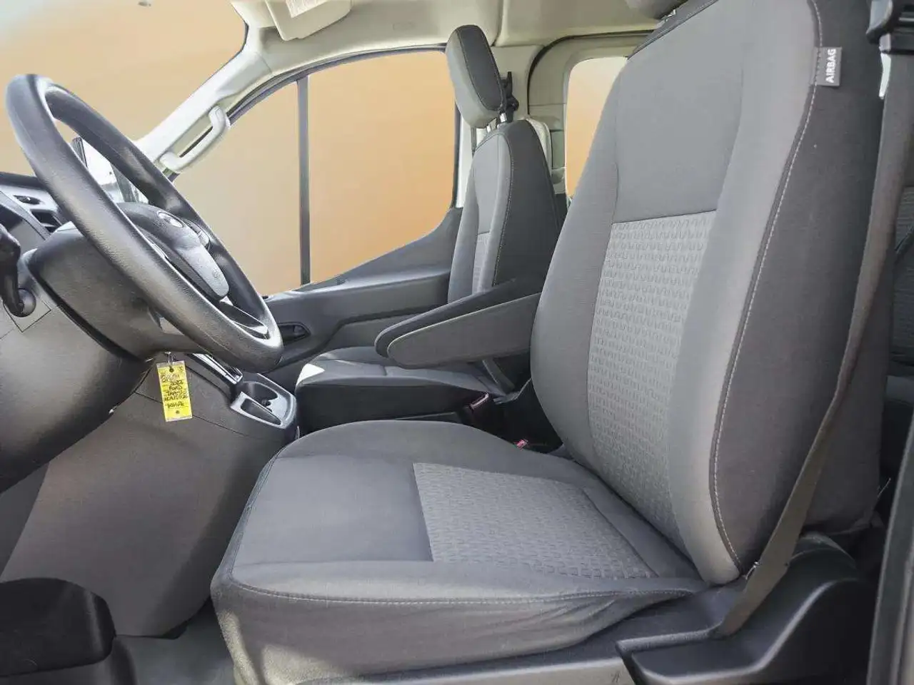 Ford Transit Passenger Wagon снимка Ford Transit Passenger Wagon