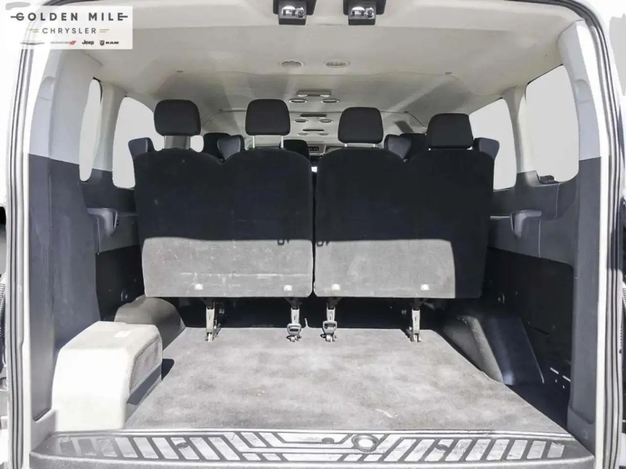 Ford Transit Passenger Wagon снимка Ford Transit Passenger Wagon