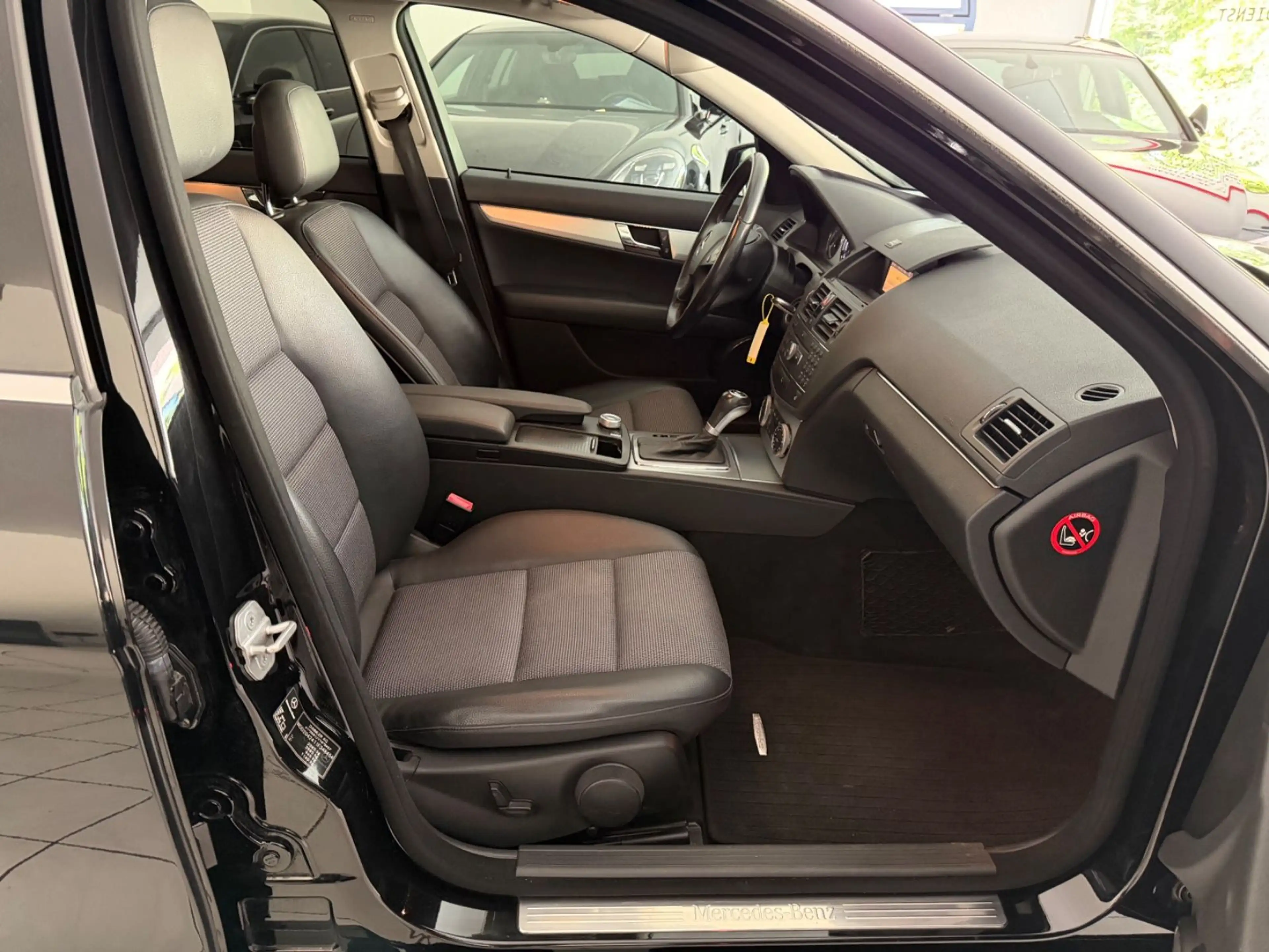 Mercedes-Benz C 200 C200T,Navi,Avantgarde,Tüv 05/2028,Schiebedach — photo 12
