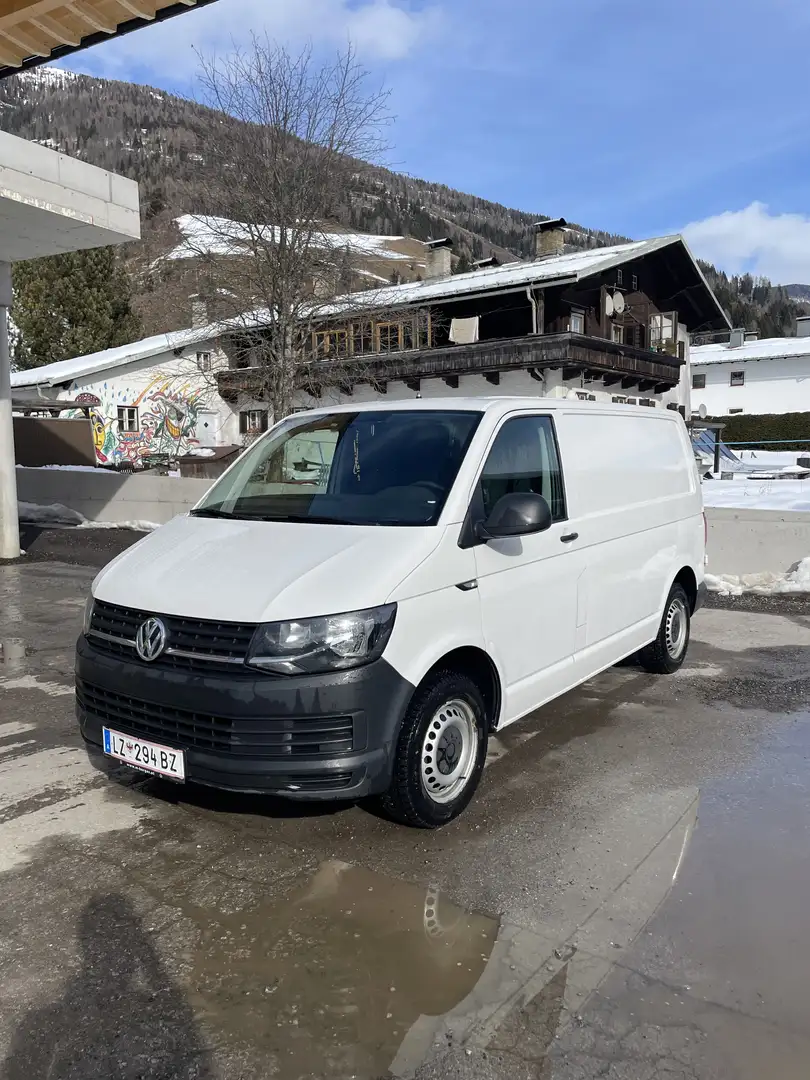 Volkswagen T6 Transporter - 1