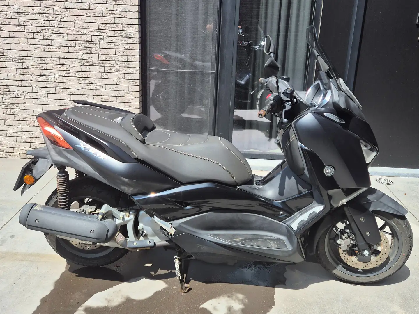 Yamaha X-Max 125 Iron max Zwart - 1
