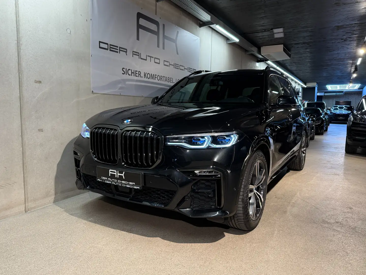 BMW X7 xDrive 40 d M Sport *7 Sitzer *Standheizung Schwarz - 1