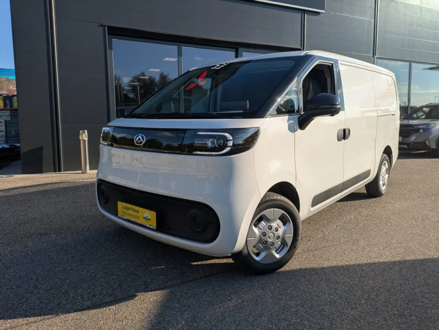 Maxus eDeliver 5 L1H1 64kWh double sliding Weiß - 2