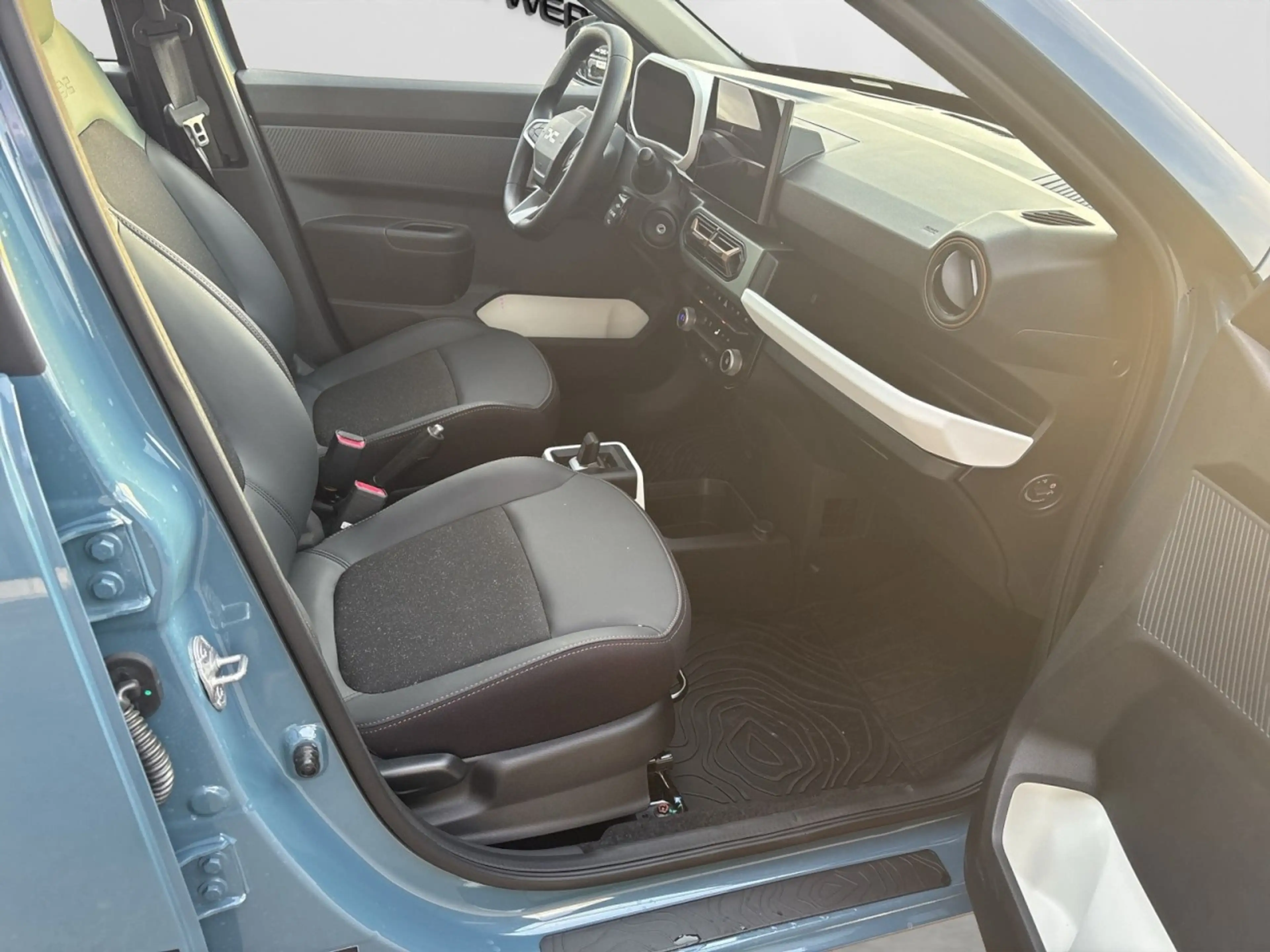 Dacia Spring Electric Extreme 65 — photo 11