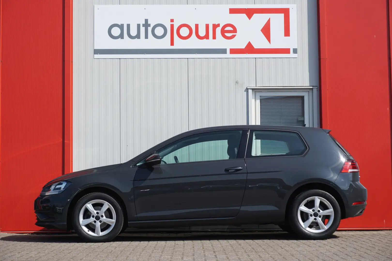 Volkswagen Golf 1.0 TSI Trendline | Airco | 16'' LM | Radio | Gris - 2