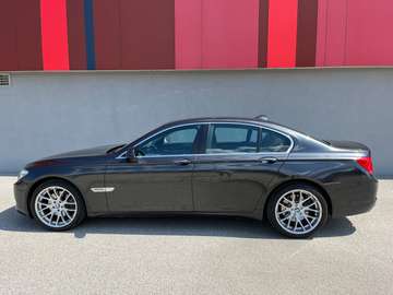 730d Aut. Serviceheft. Nur 80.000 Kilometer!!