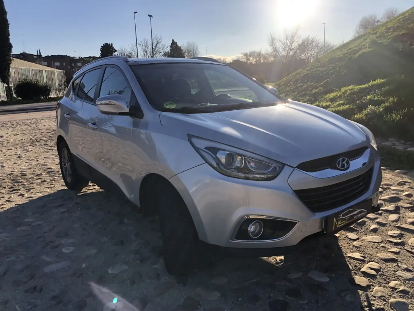 Hyundai iX35 2.0CRDI GLS Tecno Sky 4x2 Gris - 2