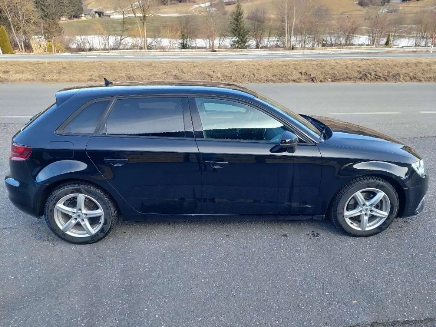 Audi A3 A3 SB Ambiente 1,6 TDI Ambiente Schwarz - 1