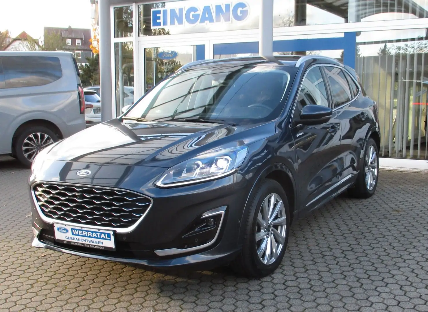 Ford Kuga Vignale / Pano / Kamera / ACC/ Matrix /AHK Schwarz - 1