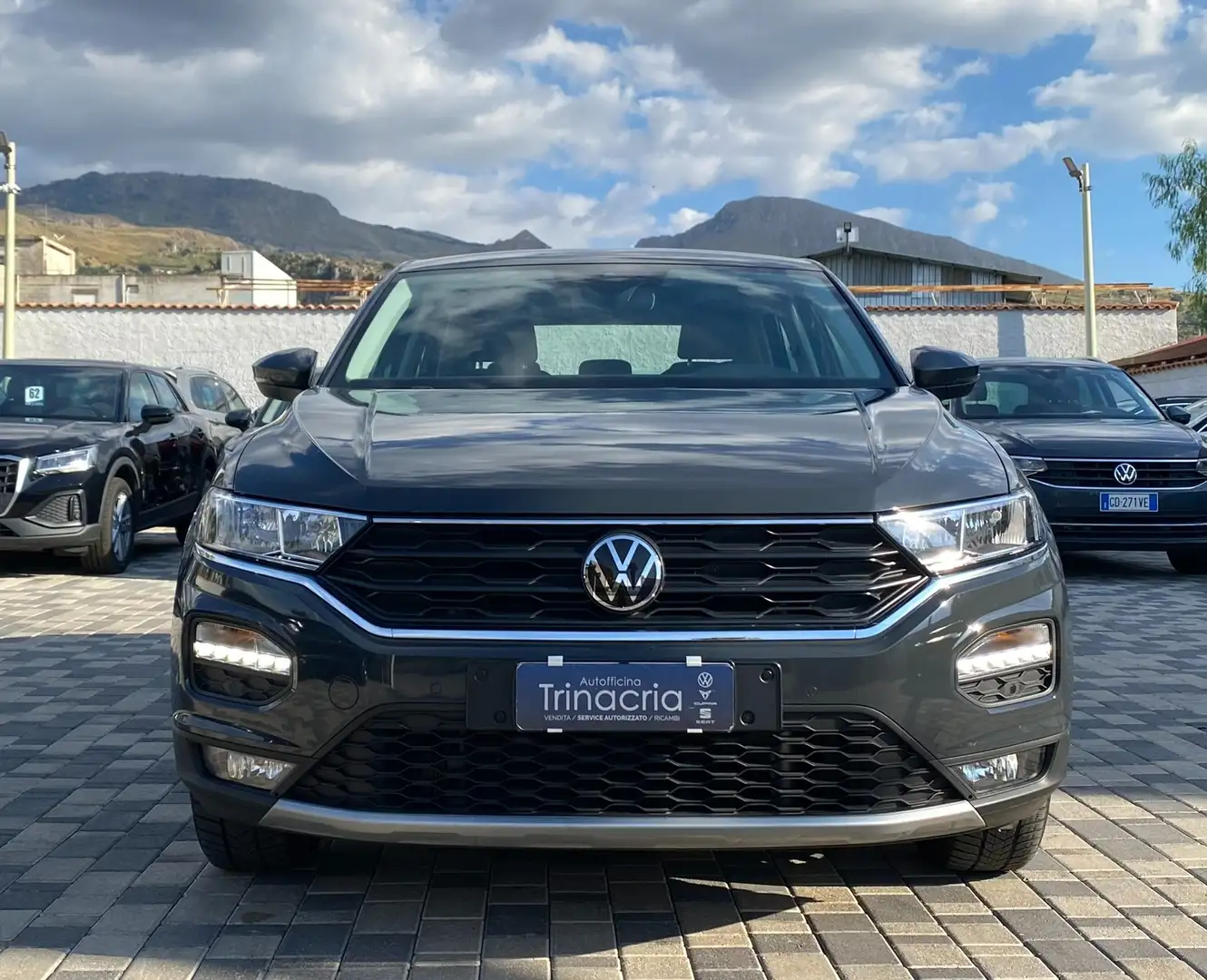Volkswagen T-Roc Business 1.5 TSI 150CV DSG Gris - 2
