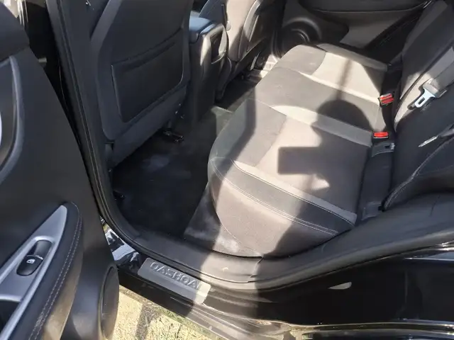 Nissan Qashqai view 25