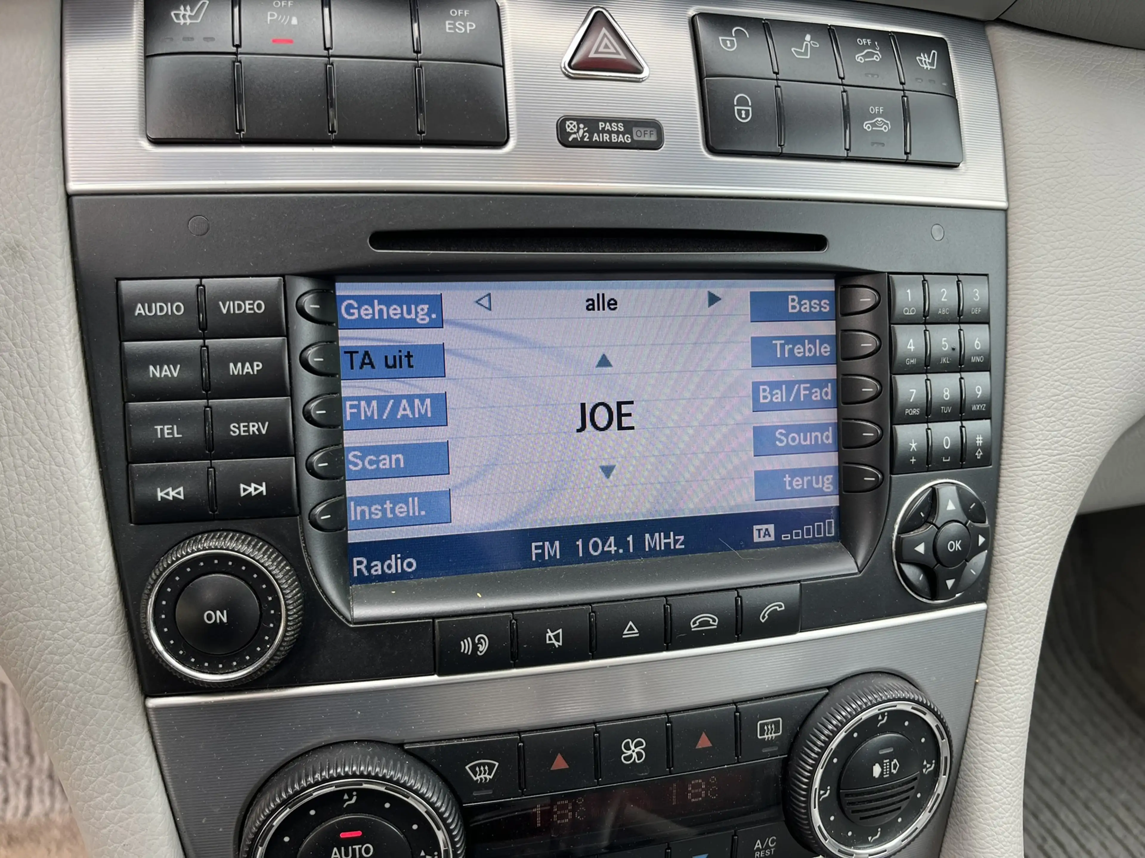 Mercedes-Benz C 350 Avantgarde 4-Matic Harman Kardon Xenon — photo 12