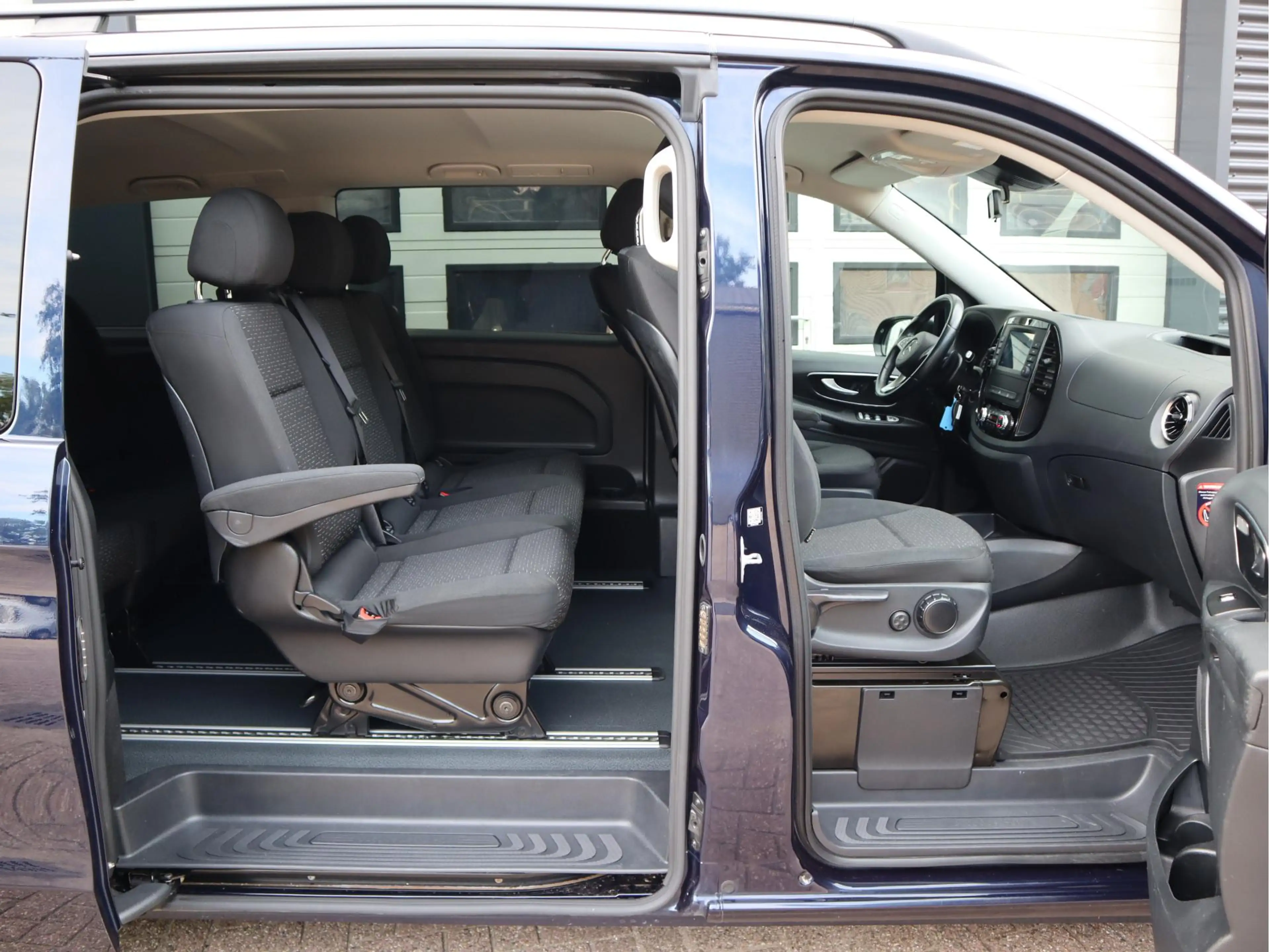 Mercedes-Benz Vito eVito Tourer 90 kWh Pro - 8 Persoons Kombi - incl. — photo 4